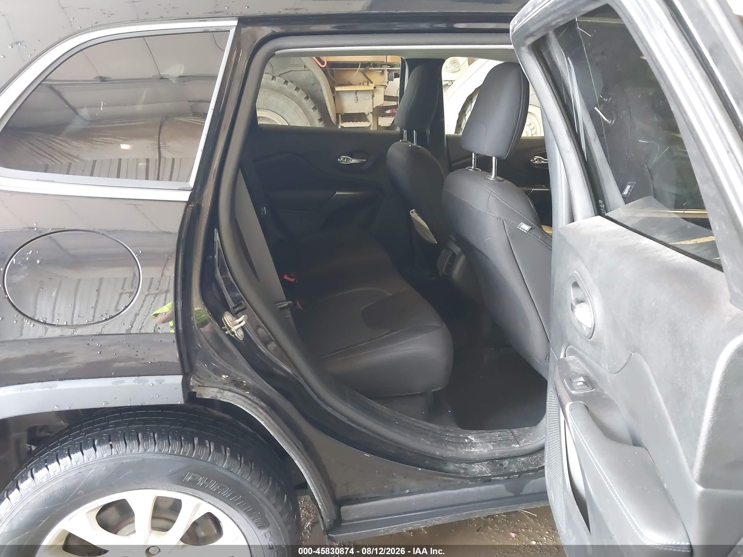 2019 Jeep Cherokee Latitude 4x4 Black vin: 1C4PJMCB5KD479785