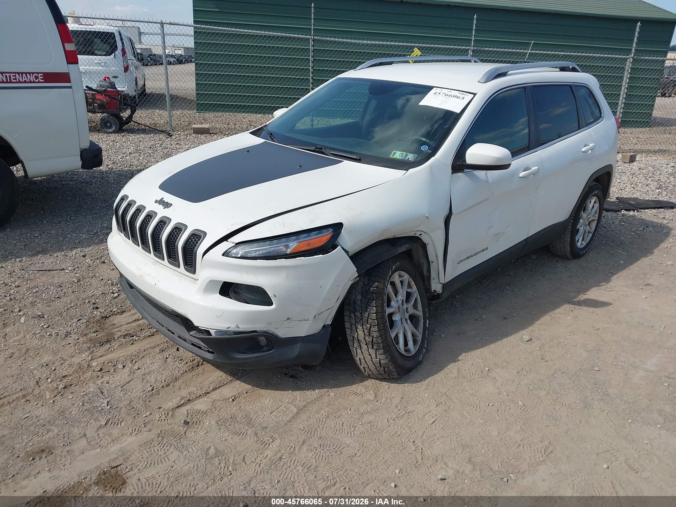 2014 Jeep Cherokee Latitude White vin: 1C4PJMCB6EW107266