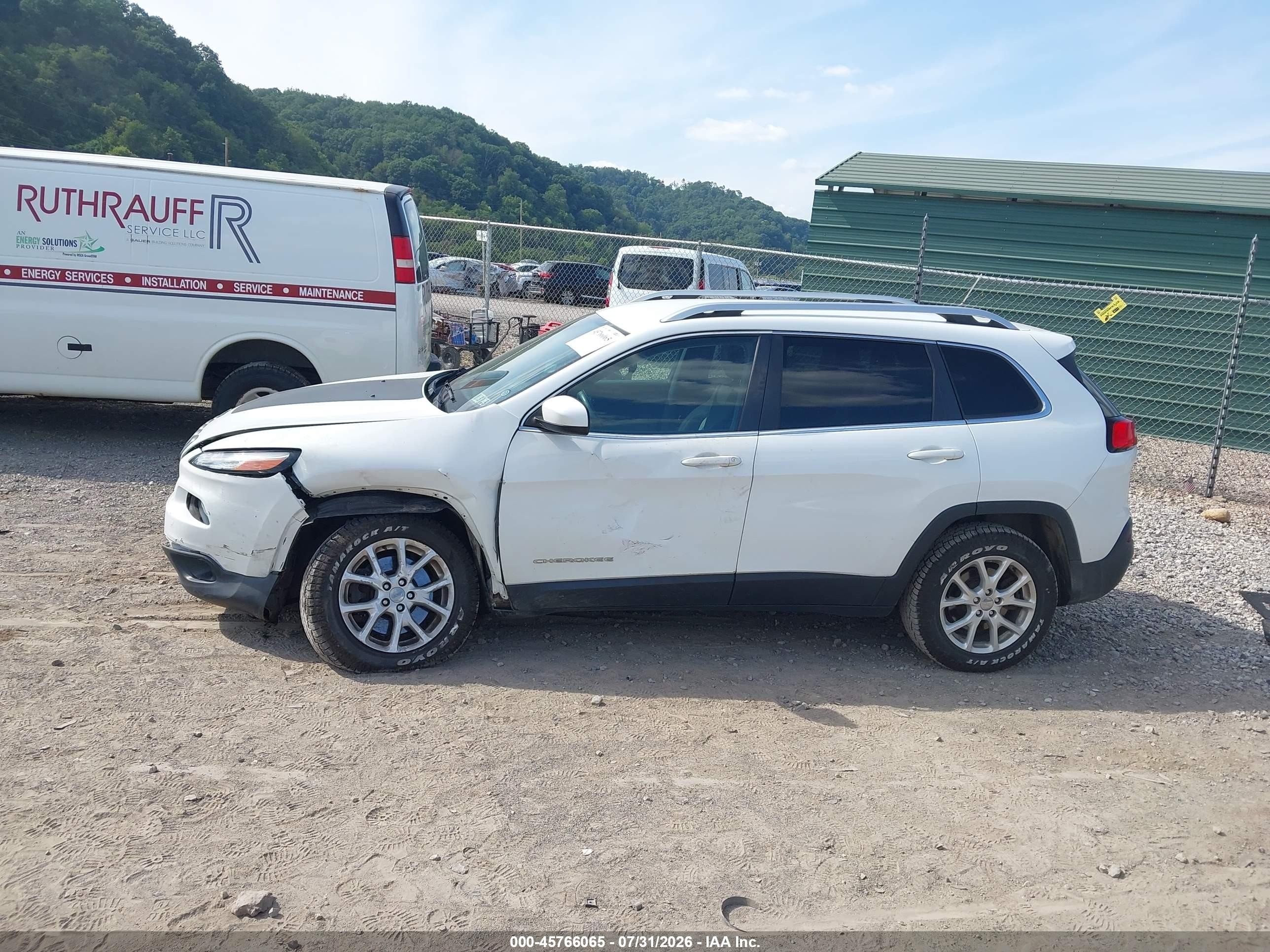 2014 Jeep Cherokee Latitude White vin: 1C4PJMCB6EW107266