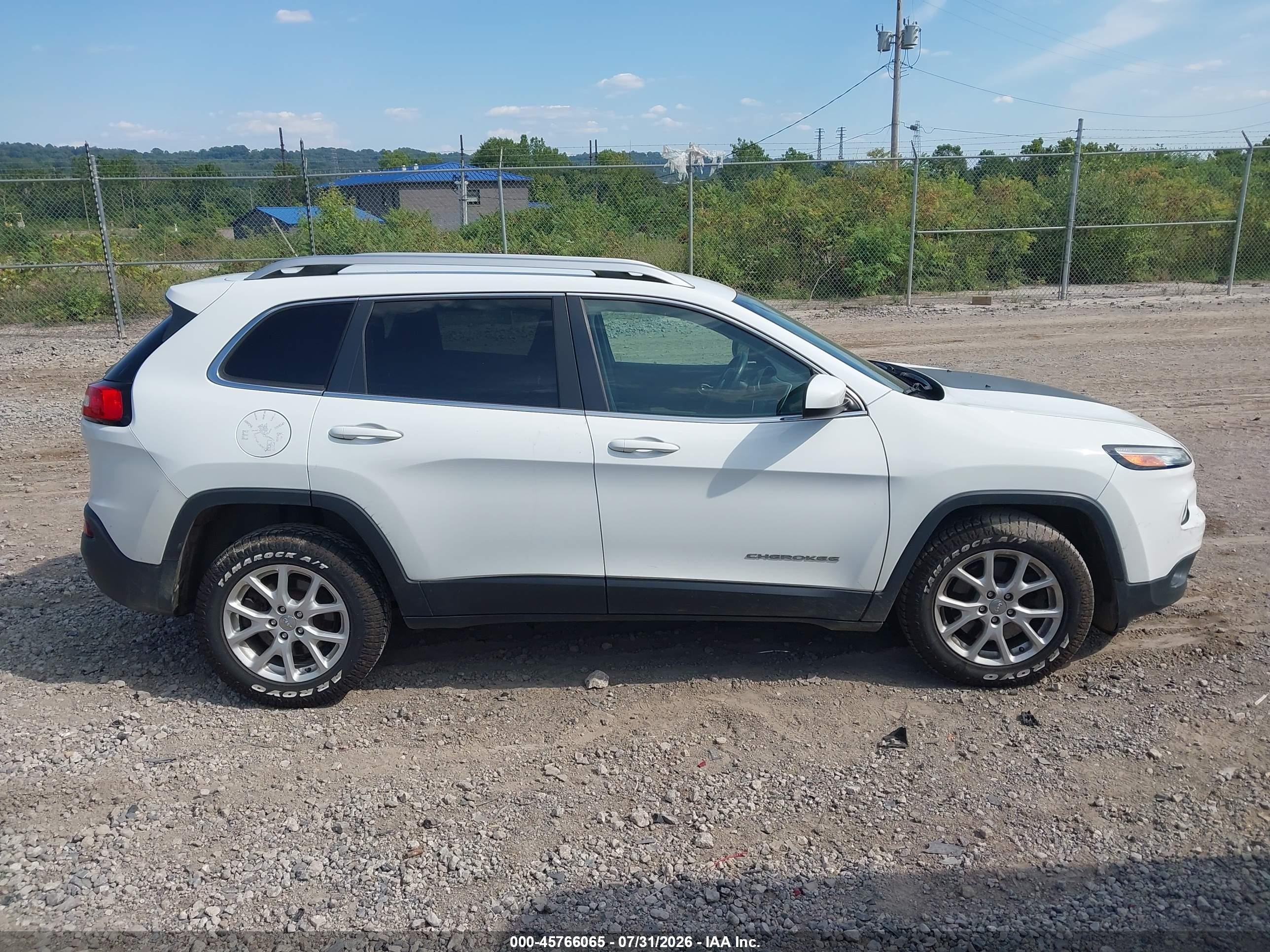 2014 Jeep Cherokee Latitude White vin: 1C4PJMCB6EW107266