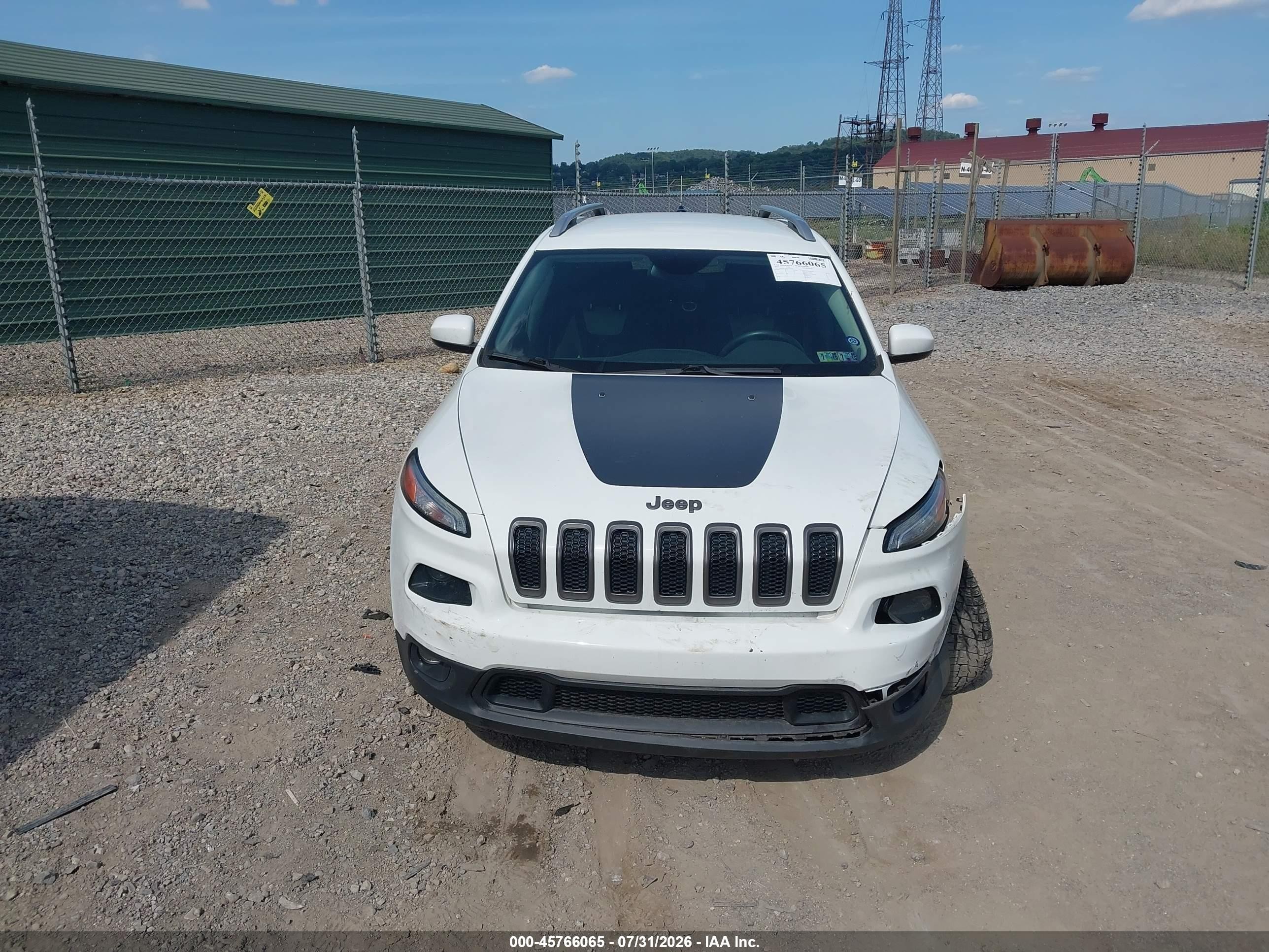 2014 Jeep Cherokee Latitude White vin: 1C4PJMCB6EW107266