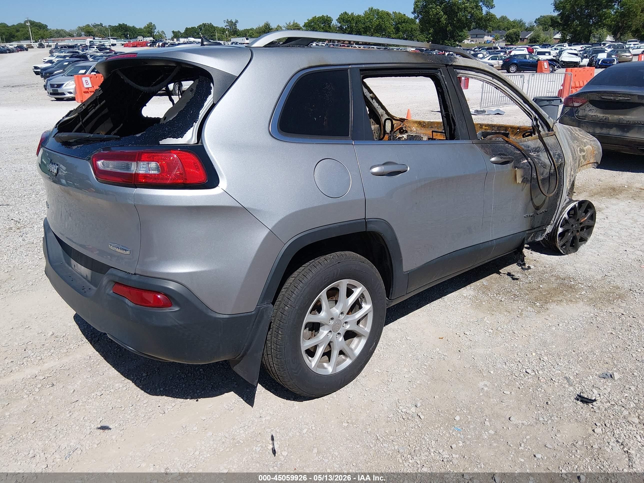 2014 Jeep Cherokee Latitude Silver vin: 1C4PJMCB6EW200319