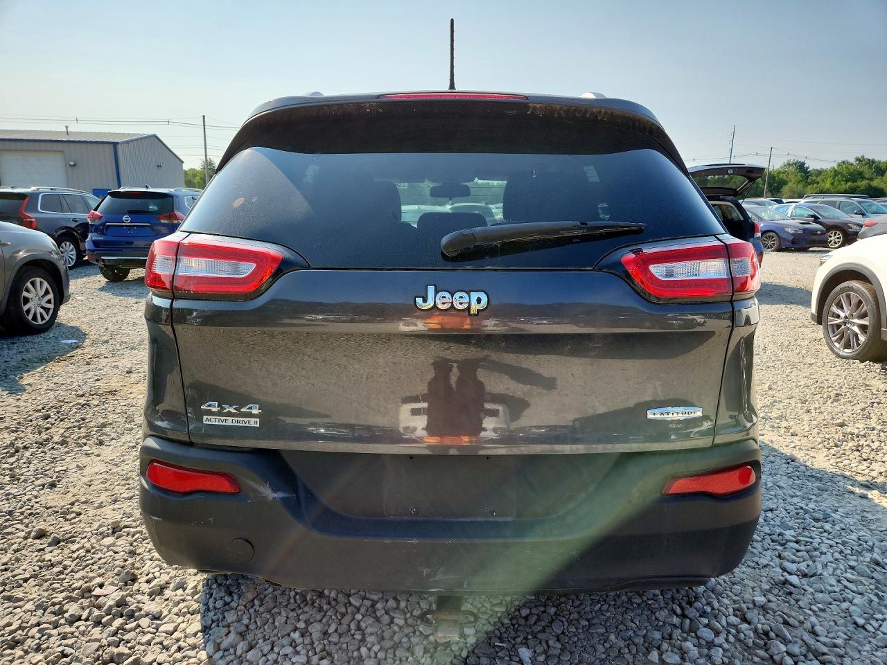 2014 Jeep Cherokee Latitude Gray vin: 1C4PJMCB6EW210669