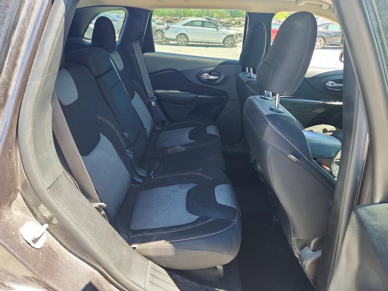 2014 Jeep Cherokee Latitude Gray vin: 1C4PJMCB6EW296436
