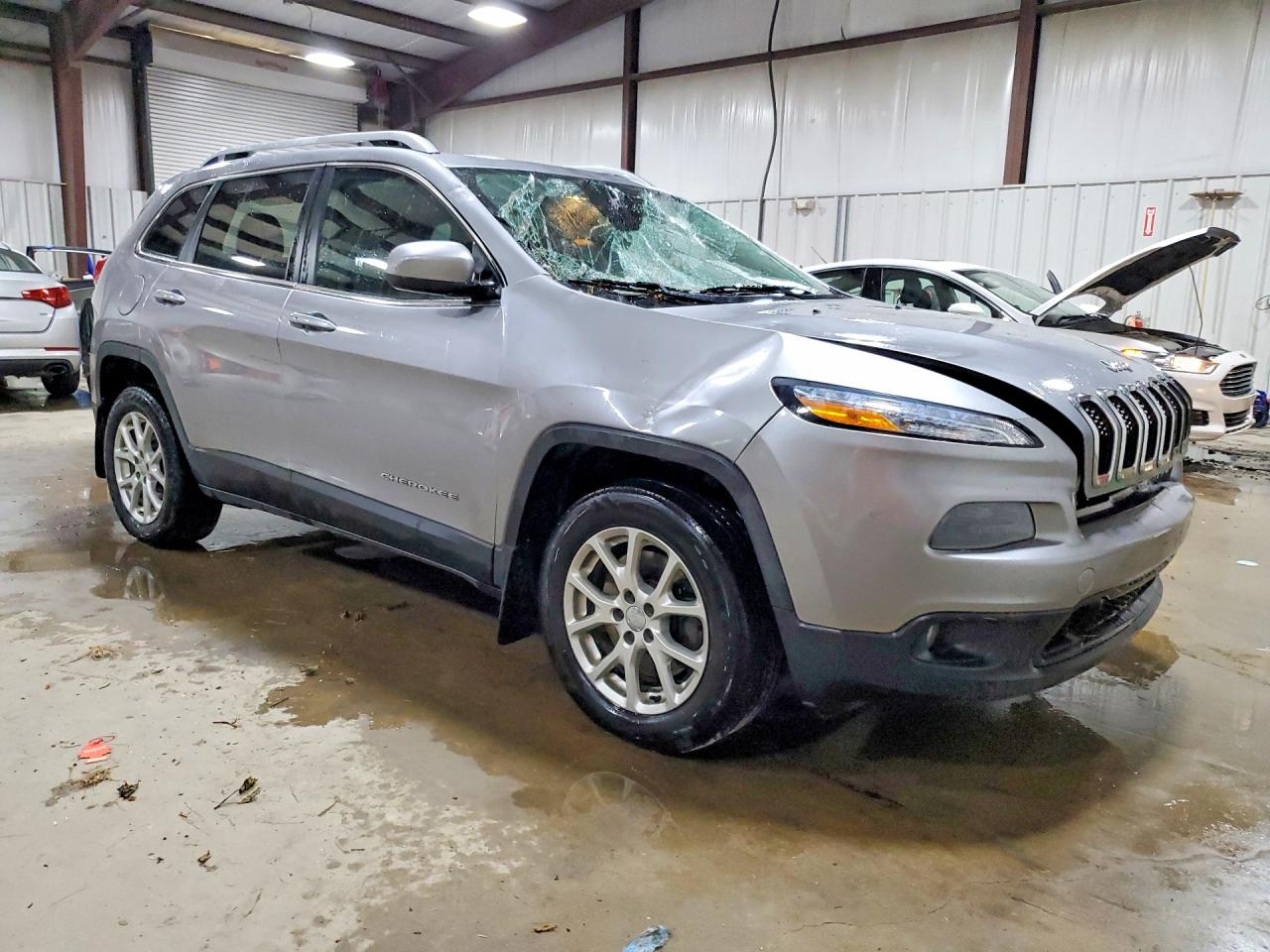 2014 Jeep Cherokee Latitude Silver vin: 1C4PJMCB6EW300730