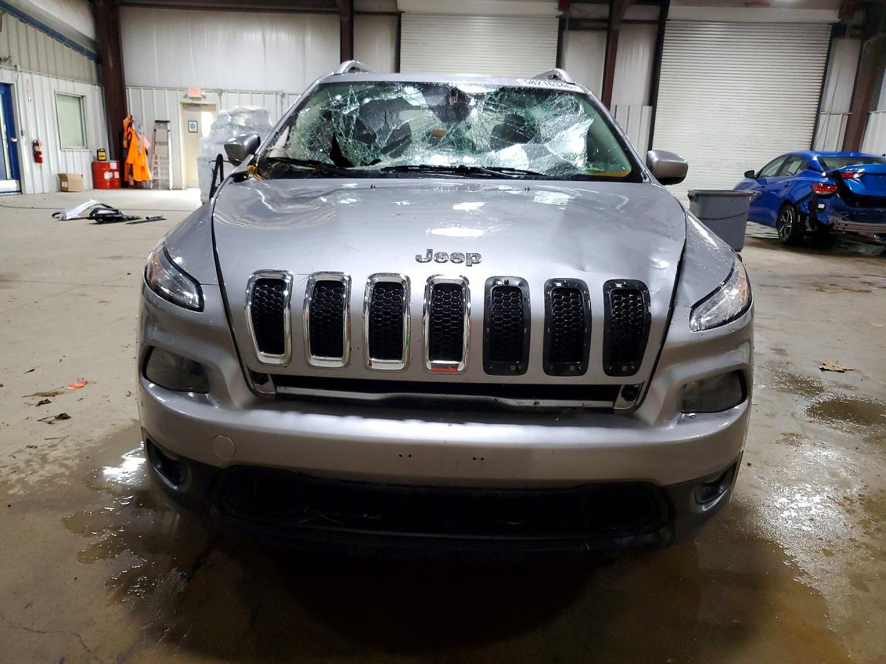 2014 Jeep Cherokee Latitude Silver vin: 1C4PJMCB6EW300730