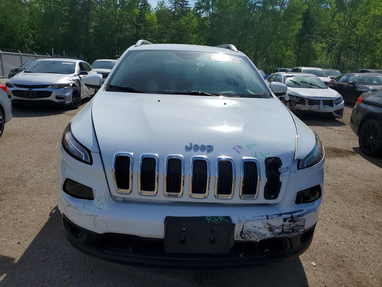 2015 Jeep Cherokee Latitude White vin: 1C4PJMCB6FW538207