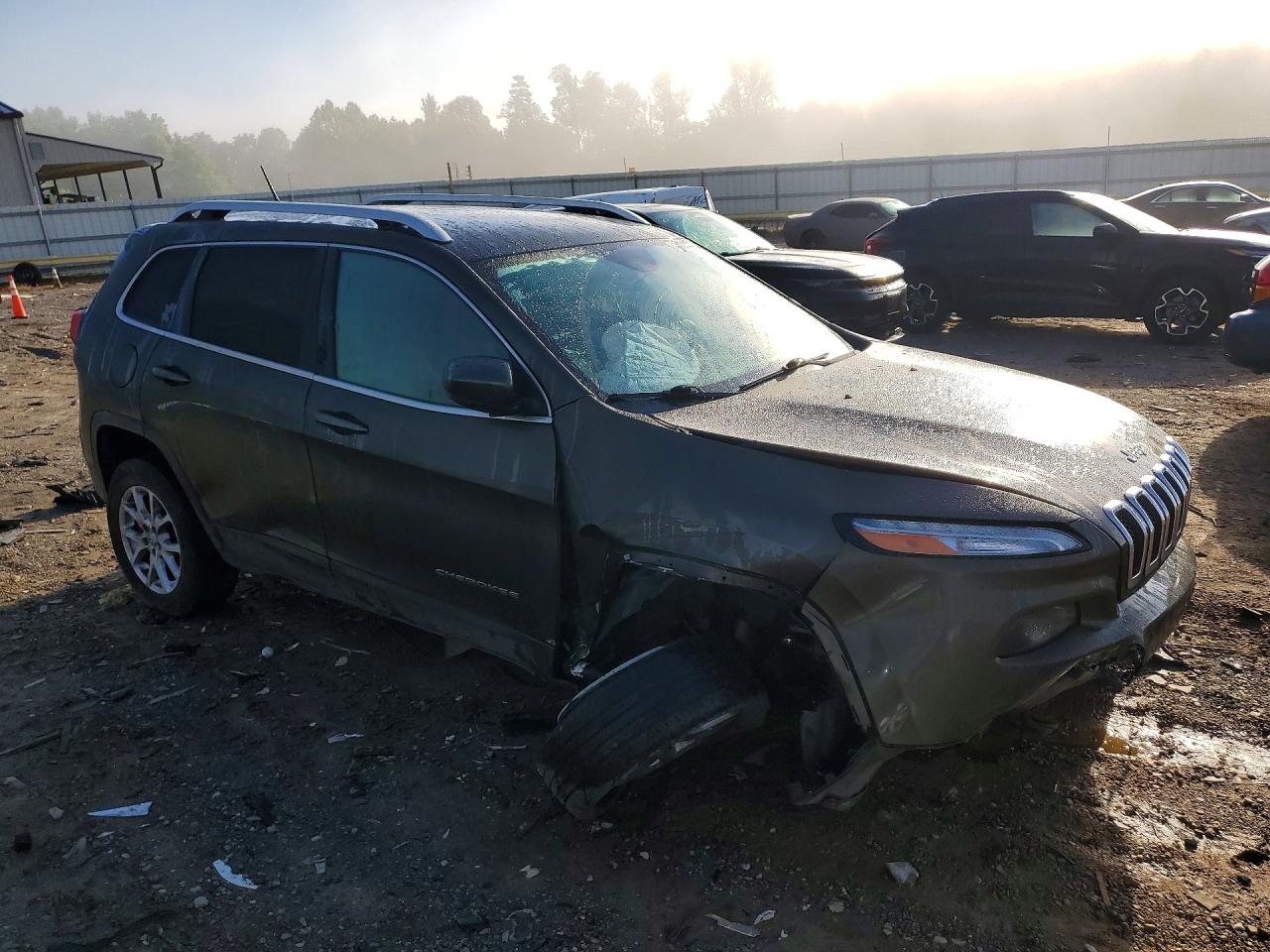2015 Jeep Cherokee Latitude Green vin: 1C4PJMCB6FW601449