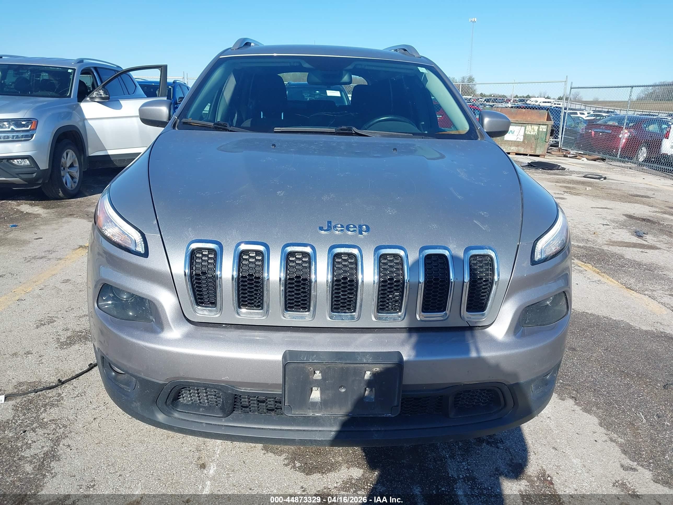 2015 Jeep Cherokee Latitude Silver vin: 1C4PJMCB6FW726354