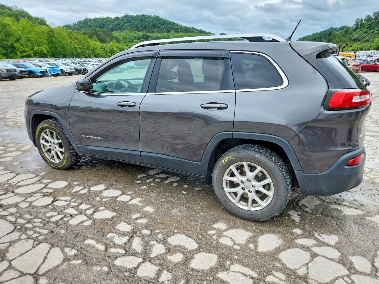 2015 Jeep Cherokee Latitude Gray vin: 1C4PJMCB6FW751349
