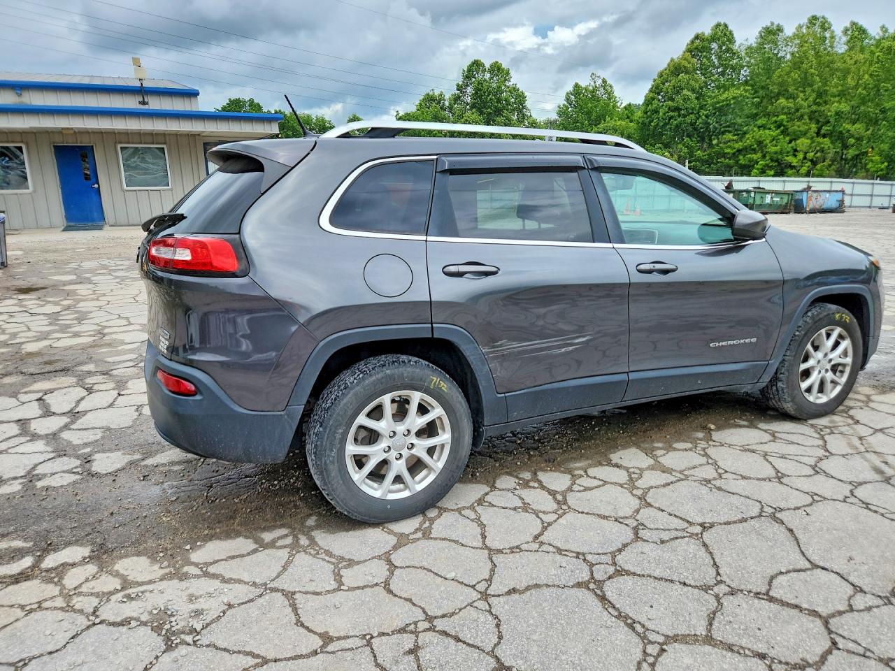 2015 Jeep Cherokee Latitude Gray vin: 1C4PJMCB6FW751349