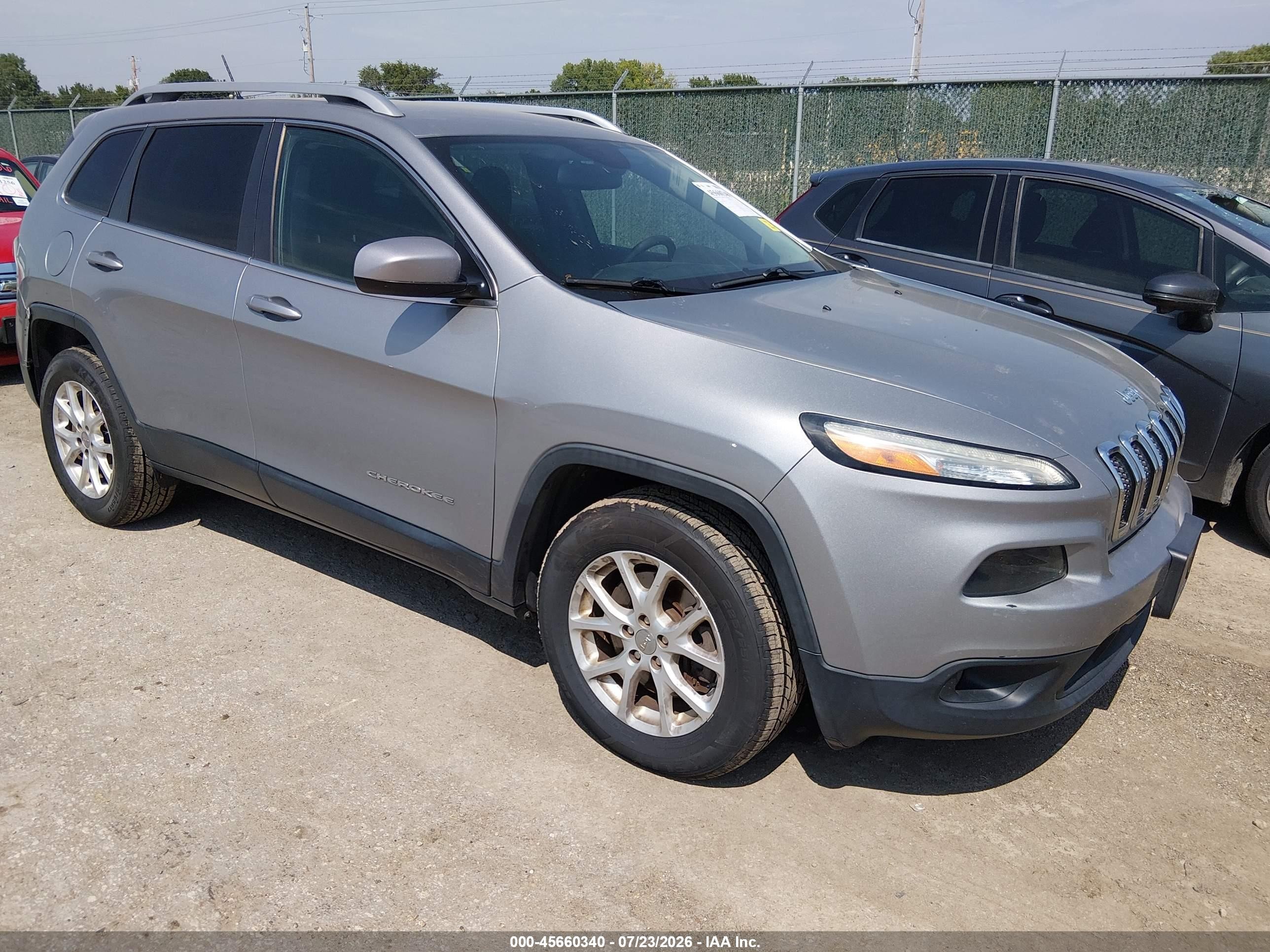 2015 Jeep Cherokee Latitude Gray vin: 1C4PJMCB6FW774758