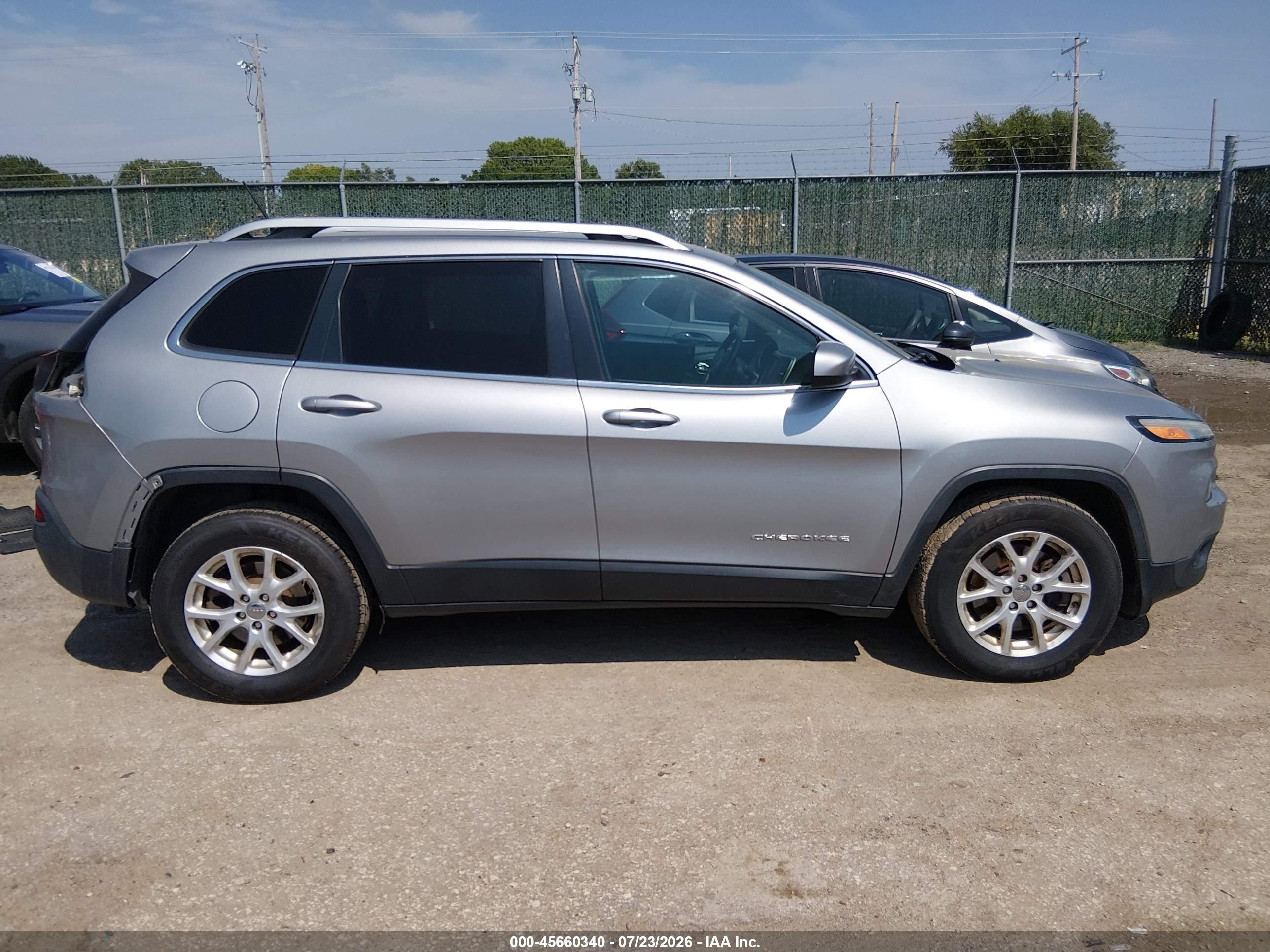 2015 Jeep Cherokee Latitude Серый vin: 1C4PJMCB6FW774758