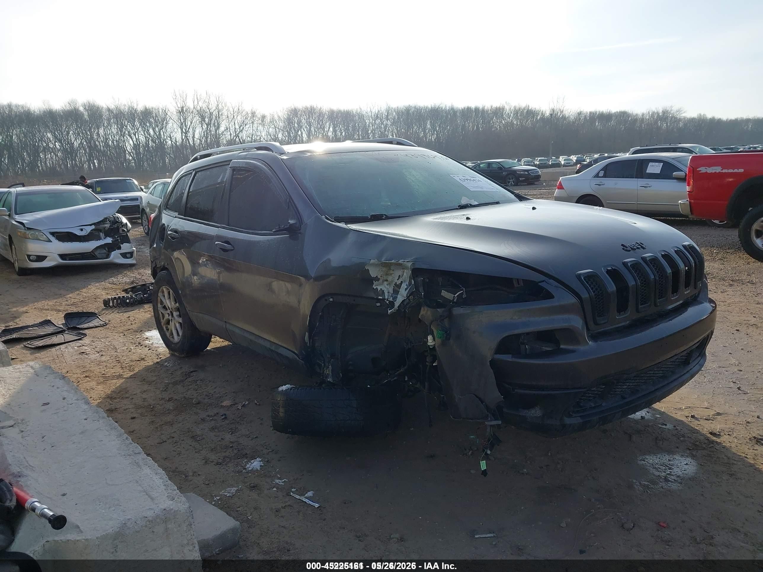 2015 Jeep Cherokee Latitude Gray vin: 1C4PJMCB6FW784674