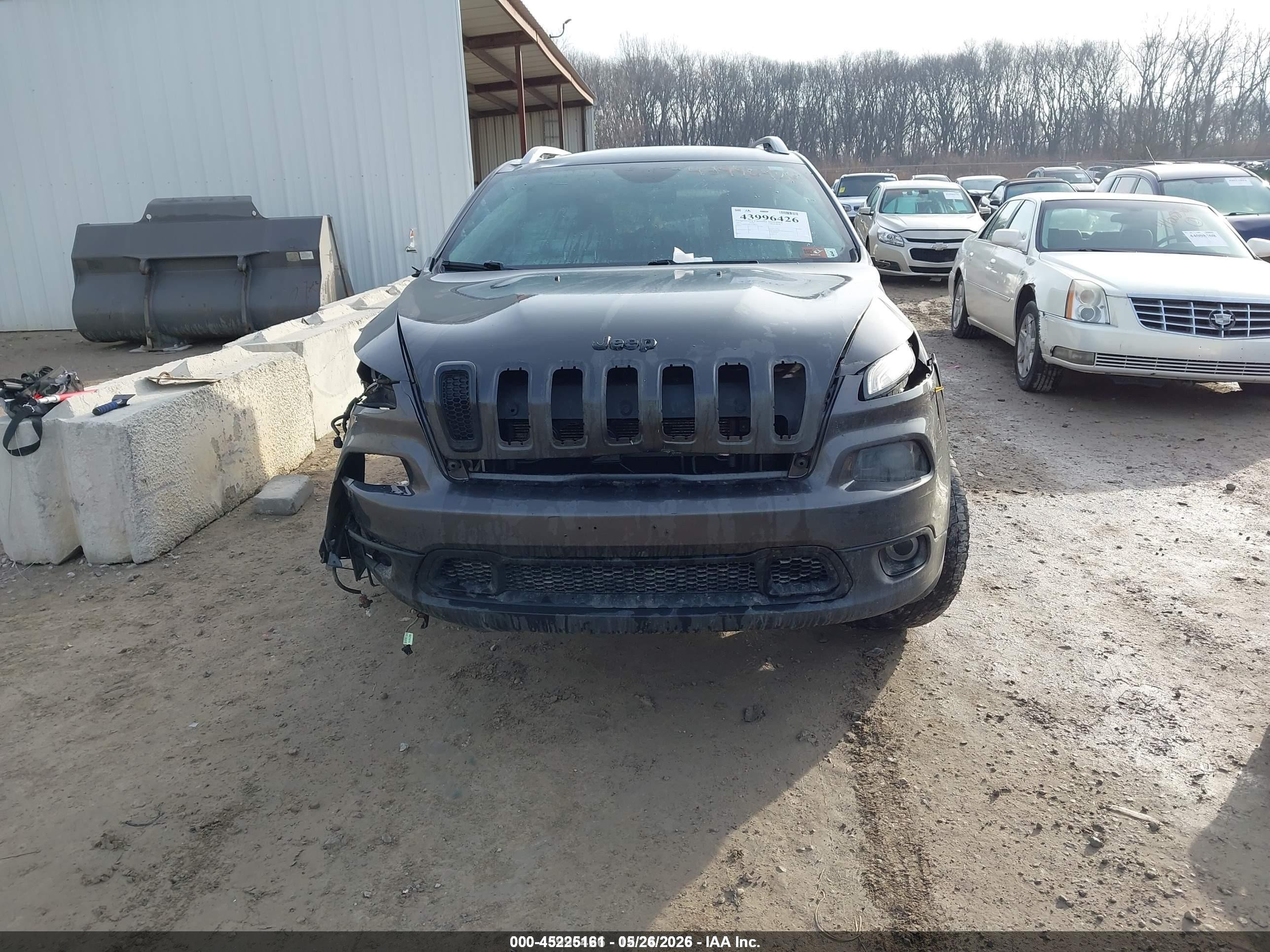 2015 Jeep Cherokee Latitude Gray vin: 1C4PJMCB6FW784674