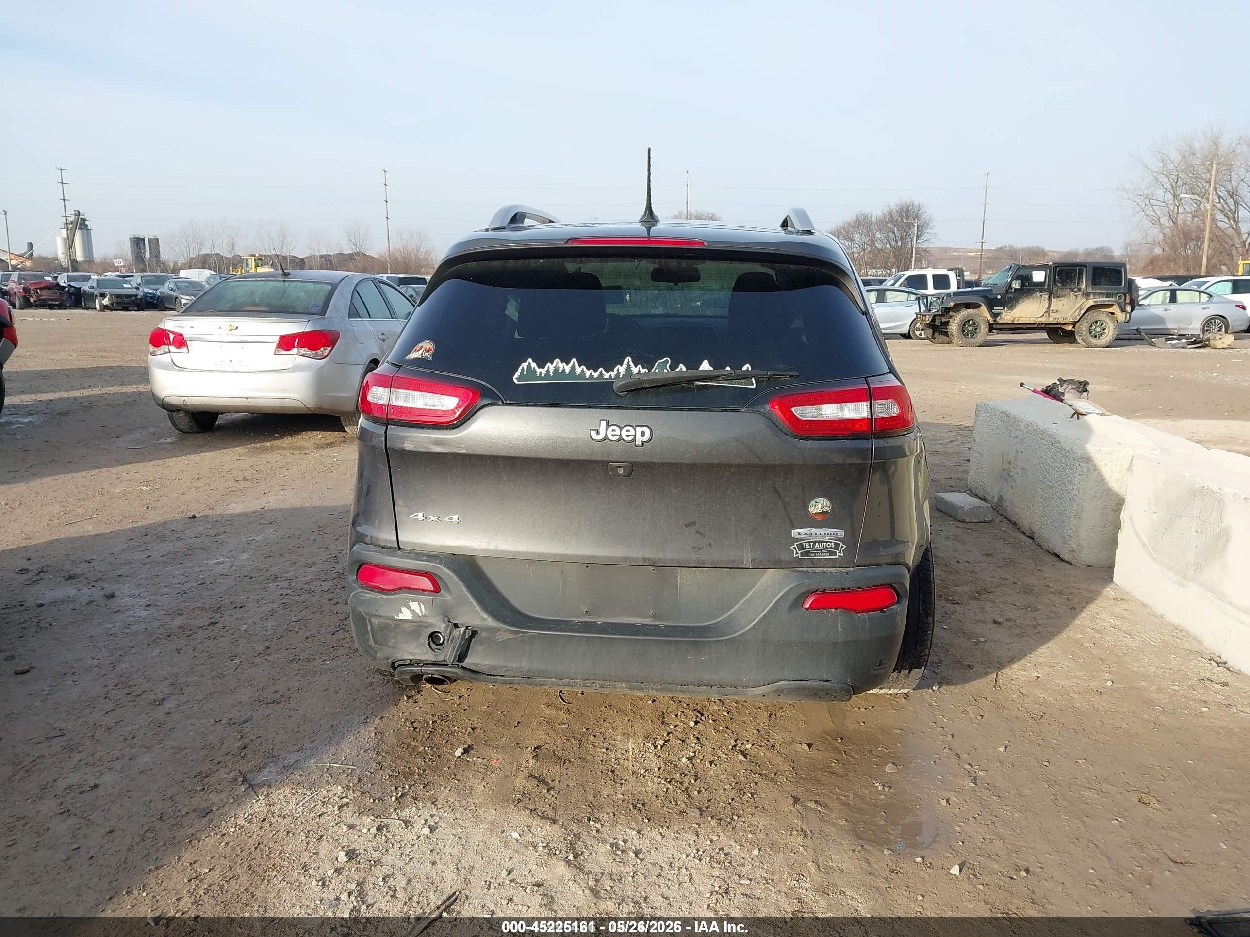 2015 Jeep Cherokee Latitude Gray vin: 1C4PJMCB6FW784674