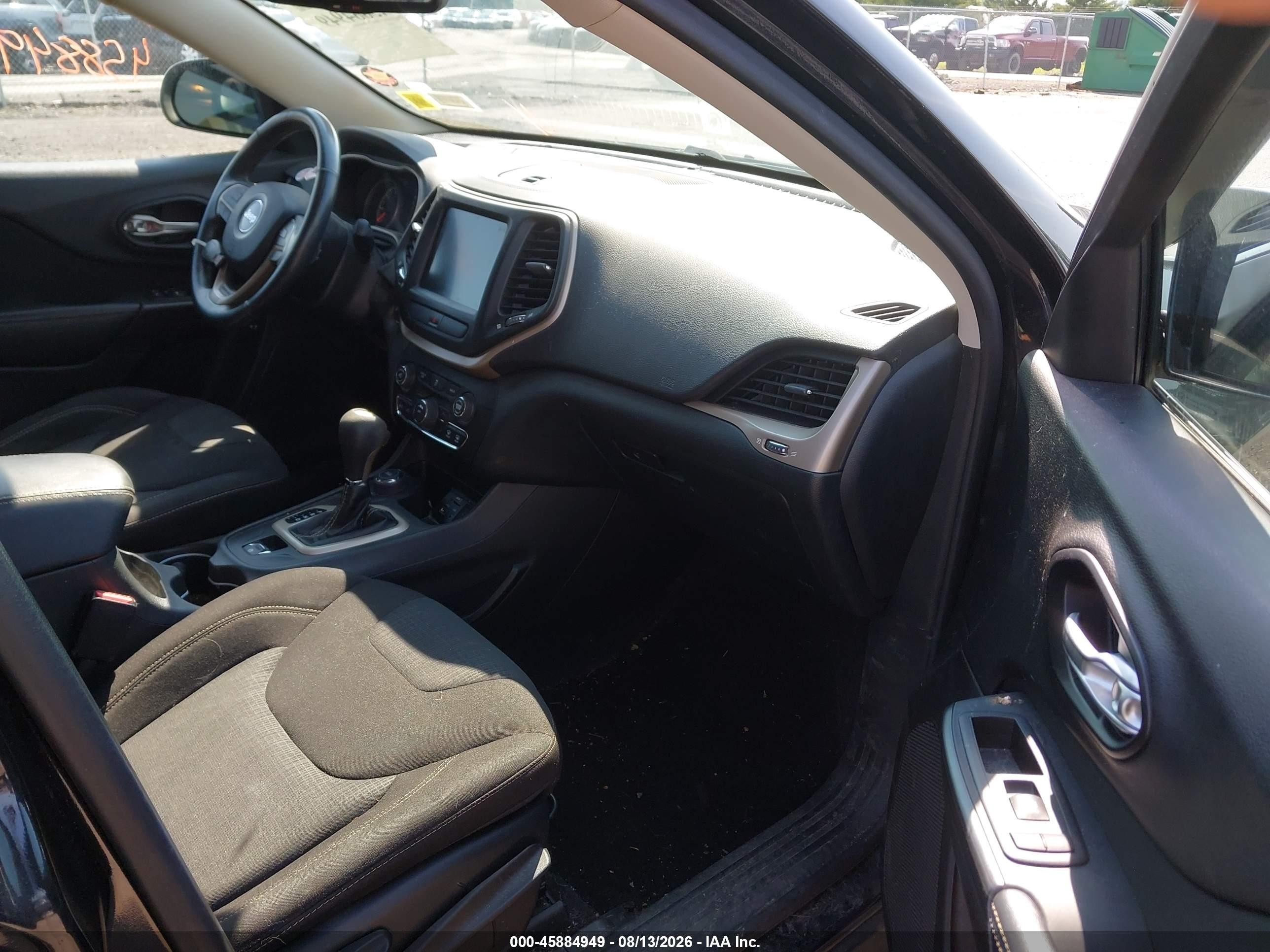 2015 Jeep Cherokee Latitude Черный vin: 1C4PJMCB6FW792256