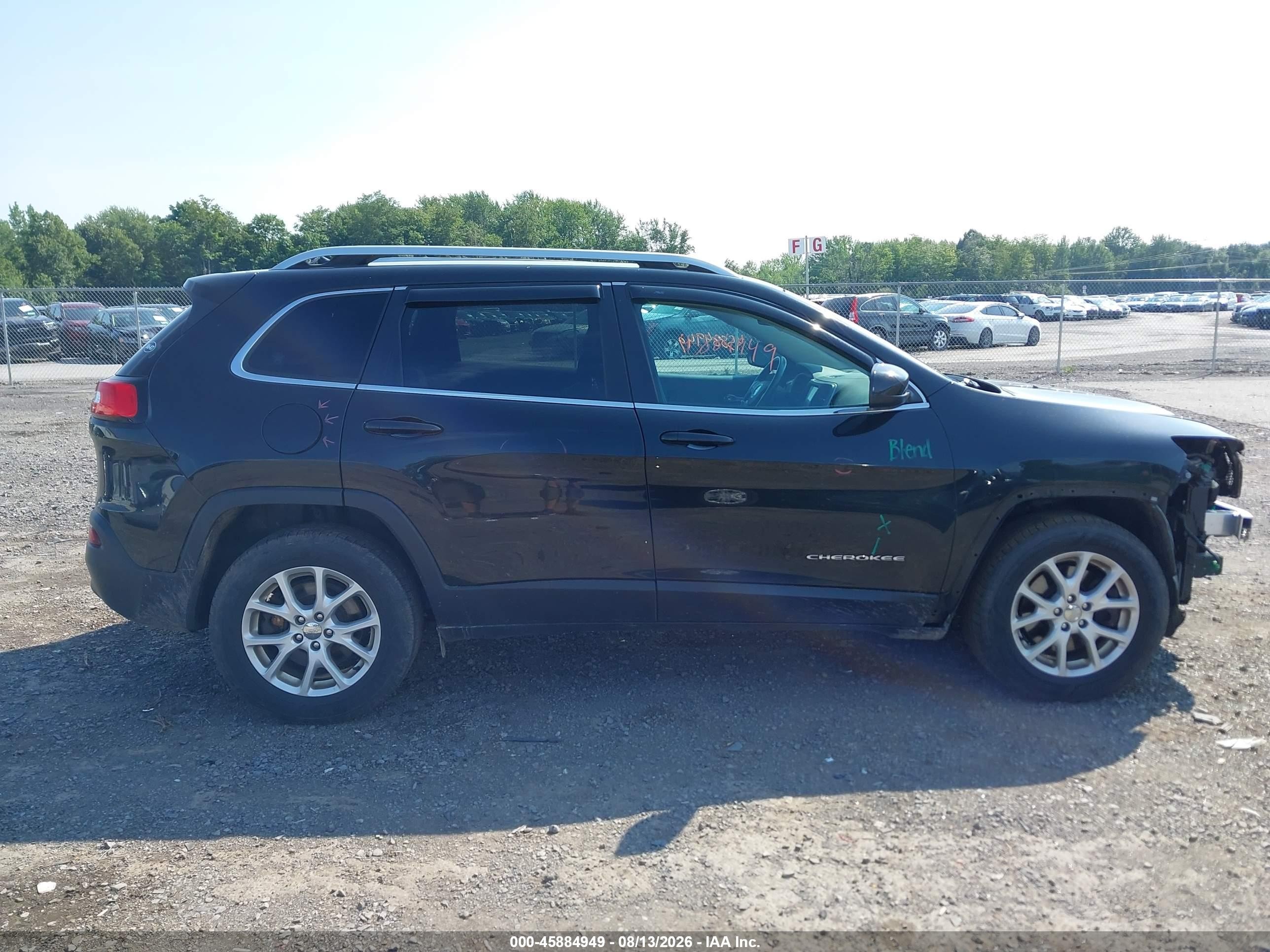 2015 Jeep Cherokee Latitude Черный vin: 1C4PJMCB6FW792256