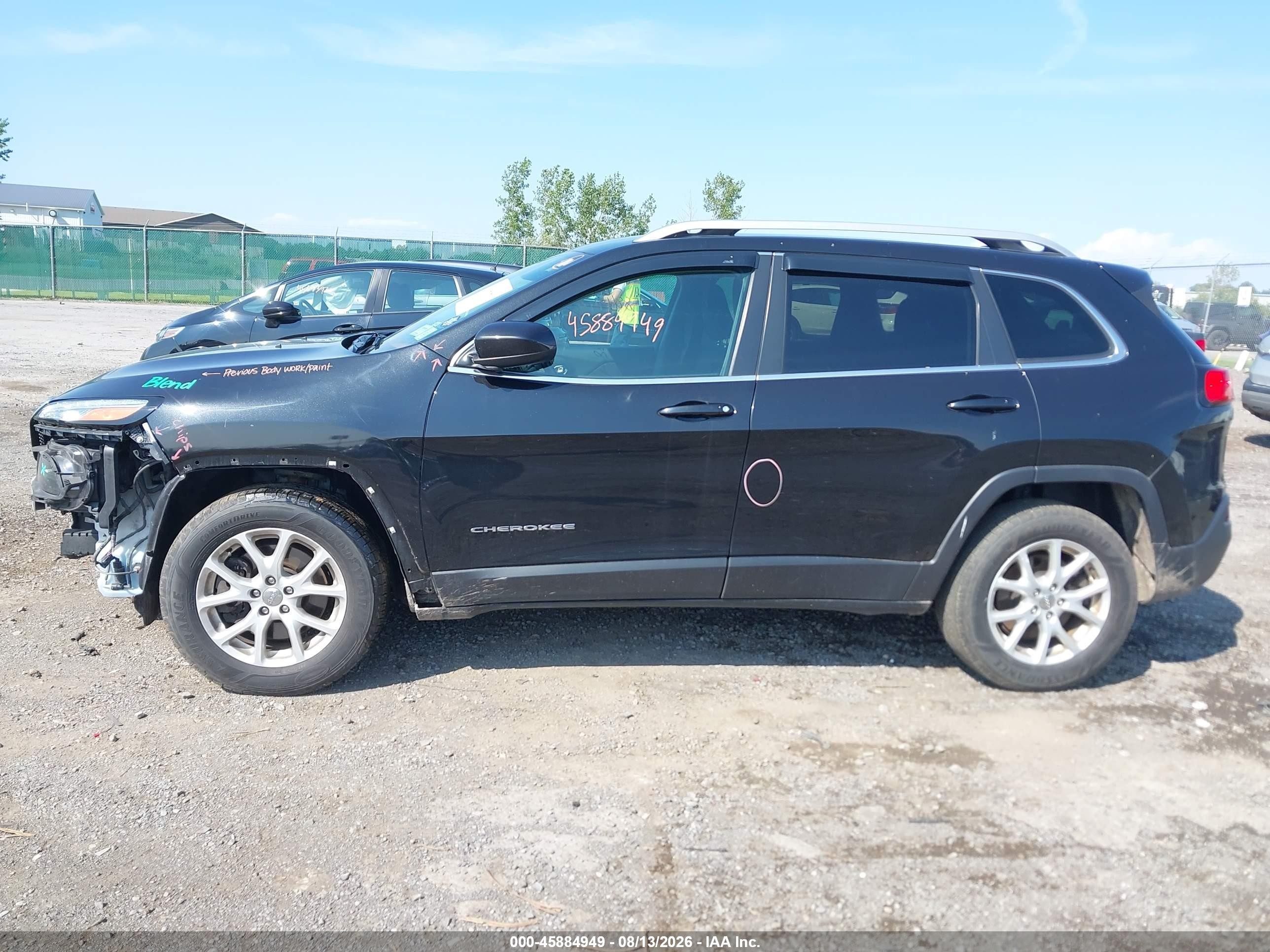 2015 Jeep Cherokee Latitude Черный vin: 1C4PJMCB6FW792256