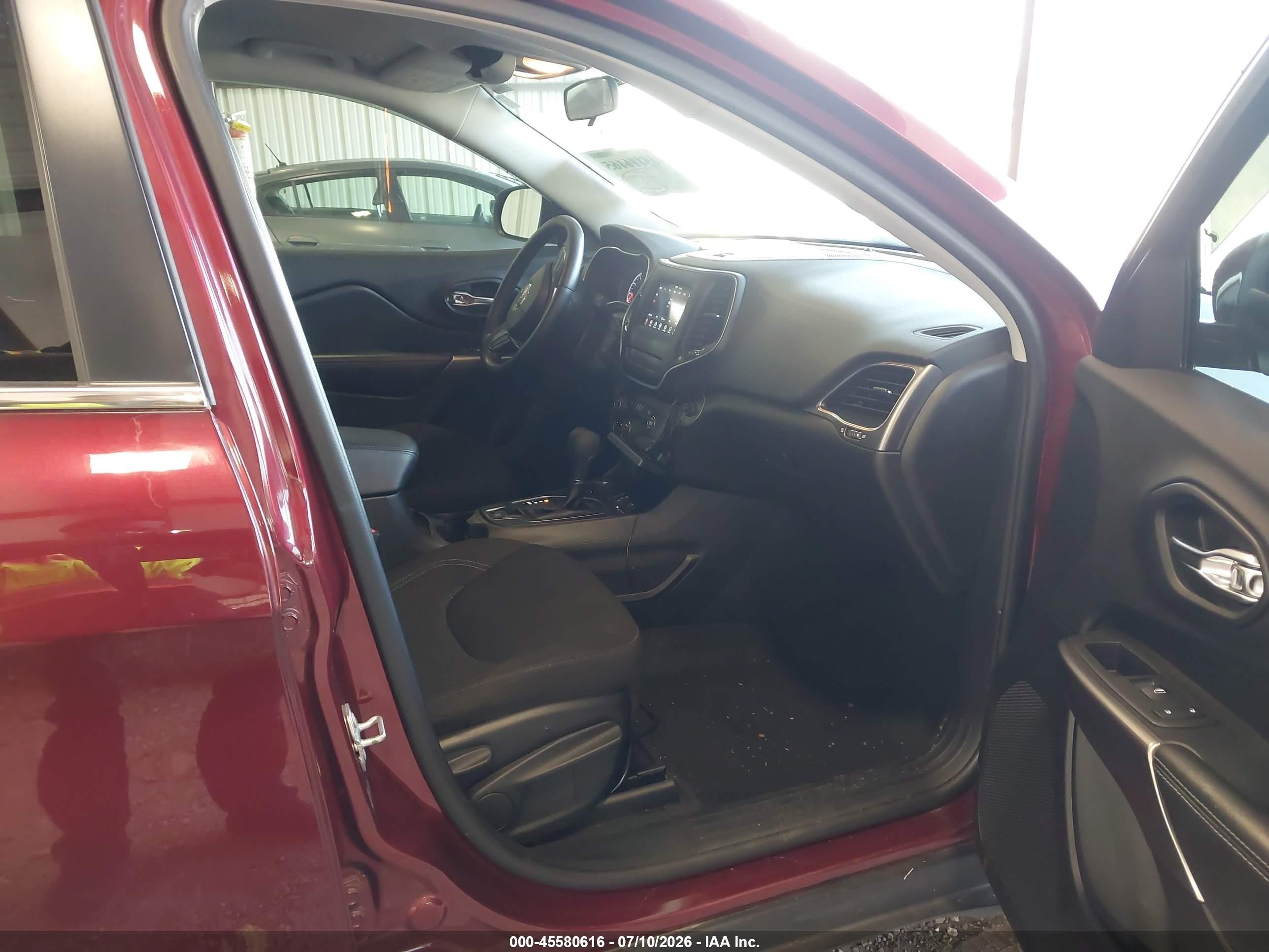 2019 Jeep Cherokee Latitude 4x4 Red vin: 1C4PJMCB6KD433107