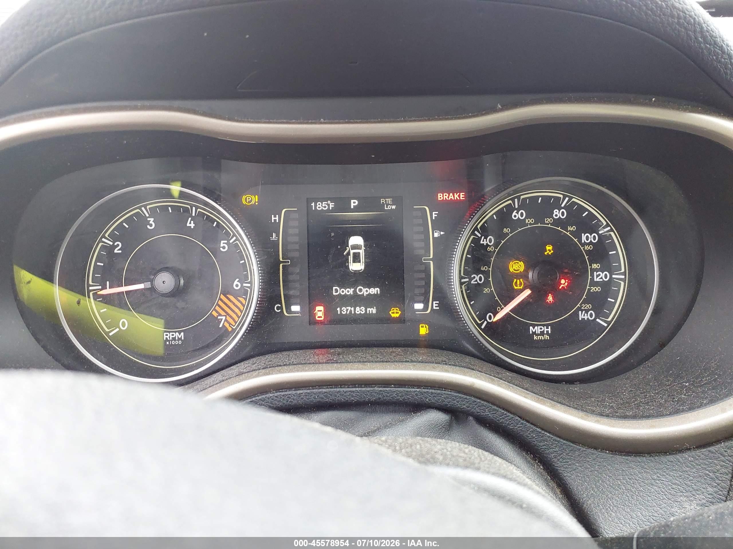 2014 Jeep Cherokee Latitude Burgundy vin: 1C4PJMCB7EW133407