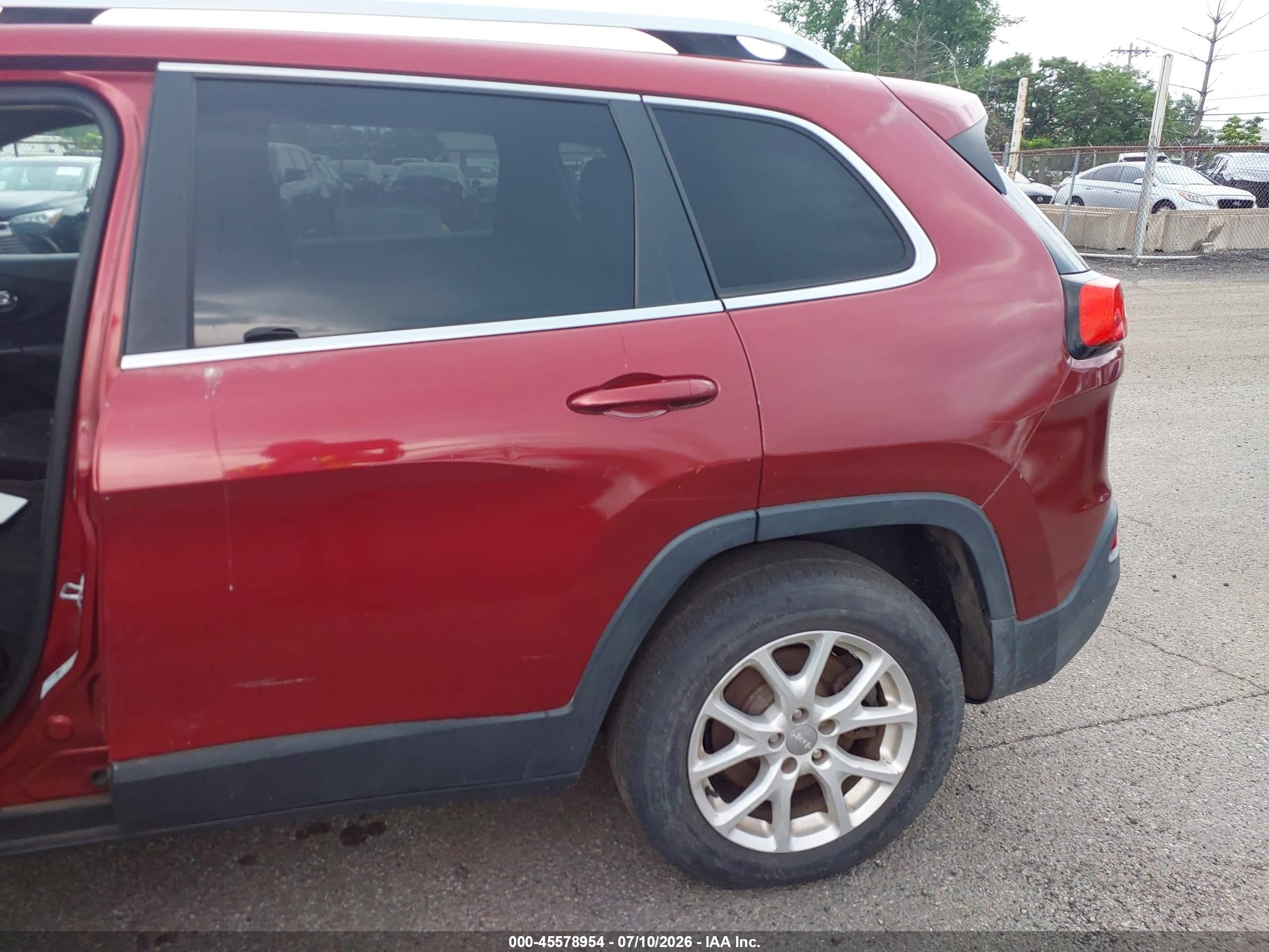 2014 Jeep Cherokee Latitude Burgundy vin: 1C4PJMCB7EW133407