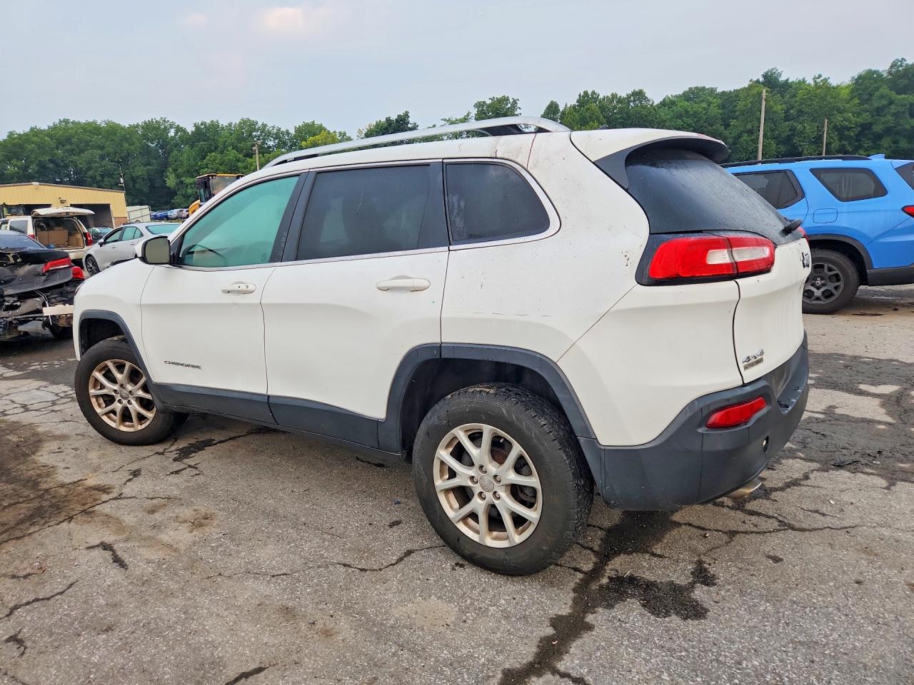2014 Jeep Cherokee Latitude White vin: 1C4PJMCB7EW165953