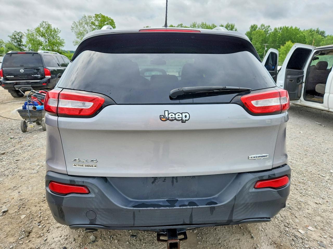 2014 Jeep Cherokee Latitude Silver vin: 1C4PJMCB7EW247469