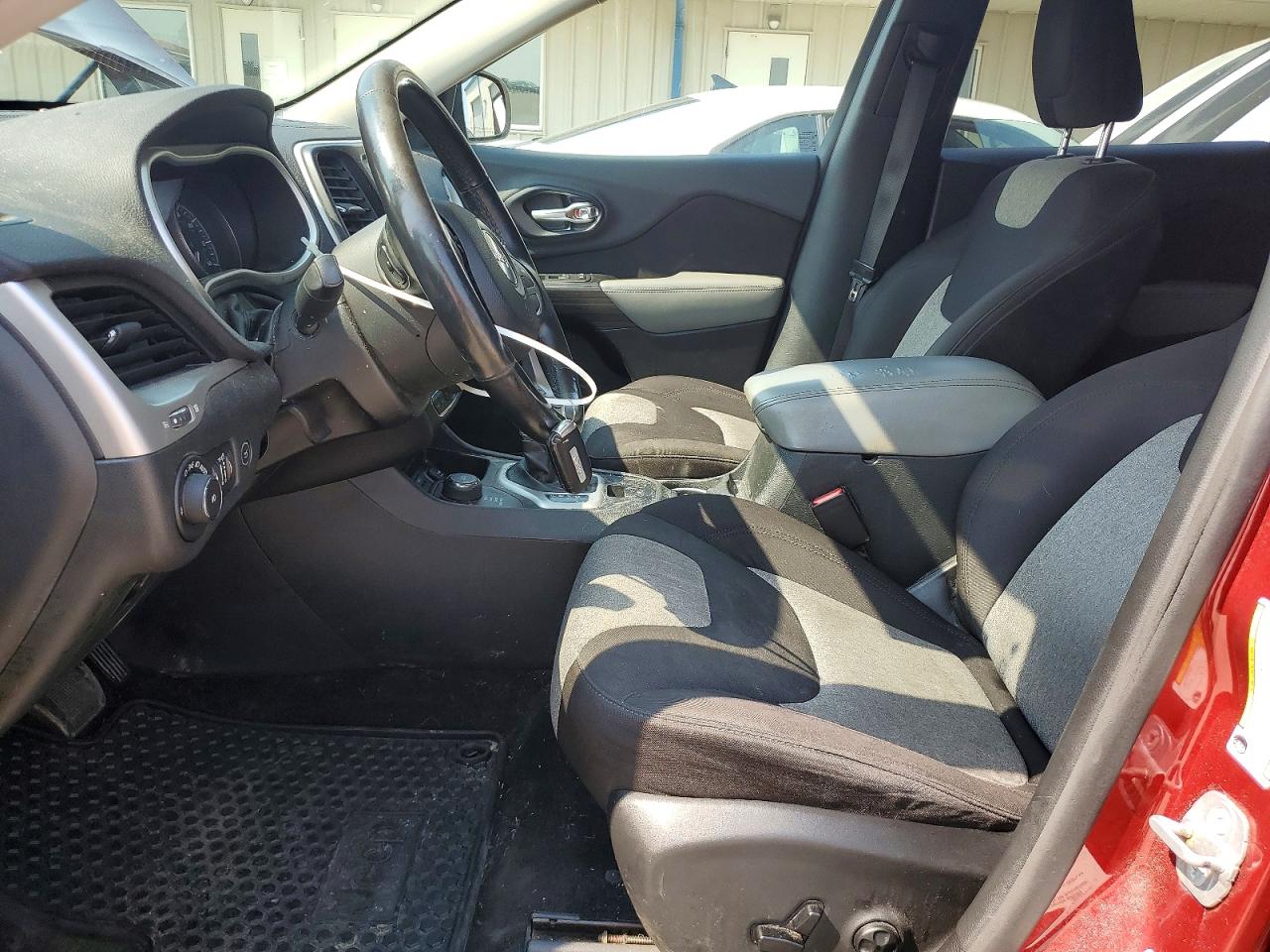 2014 Jeep Cherokee Latitude Burgundy vin: 1C4PJMCB7EW303684