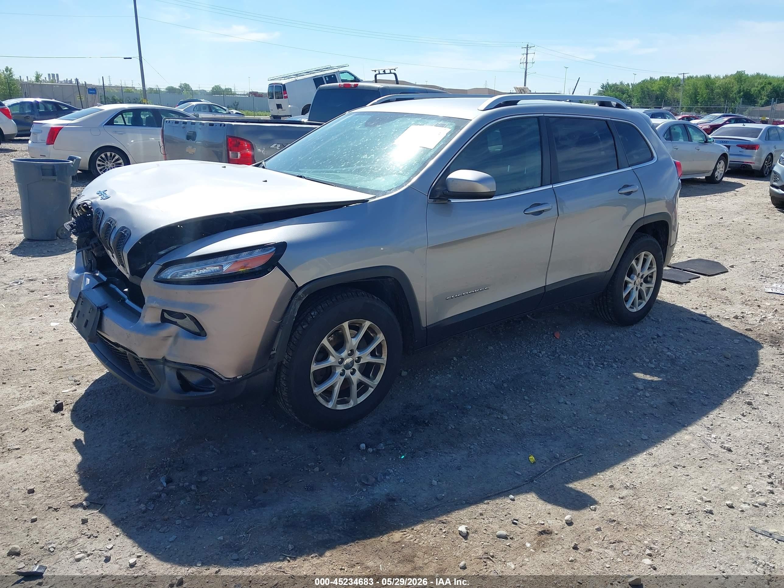 2015 Jeep Cherokee Latitude Silver vin: 1C4PJMCB7FW504552