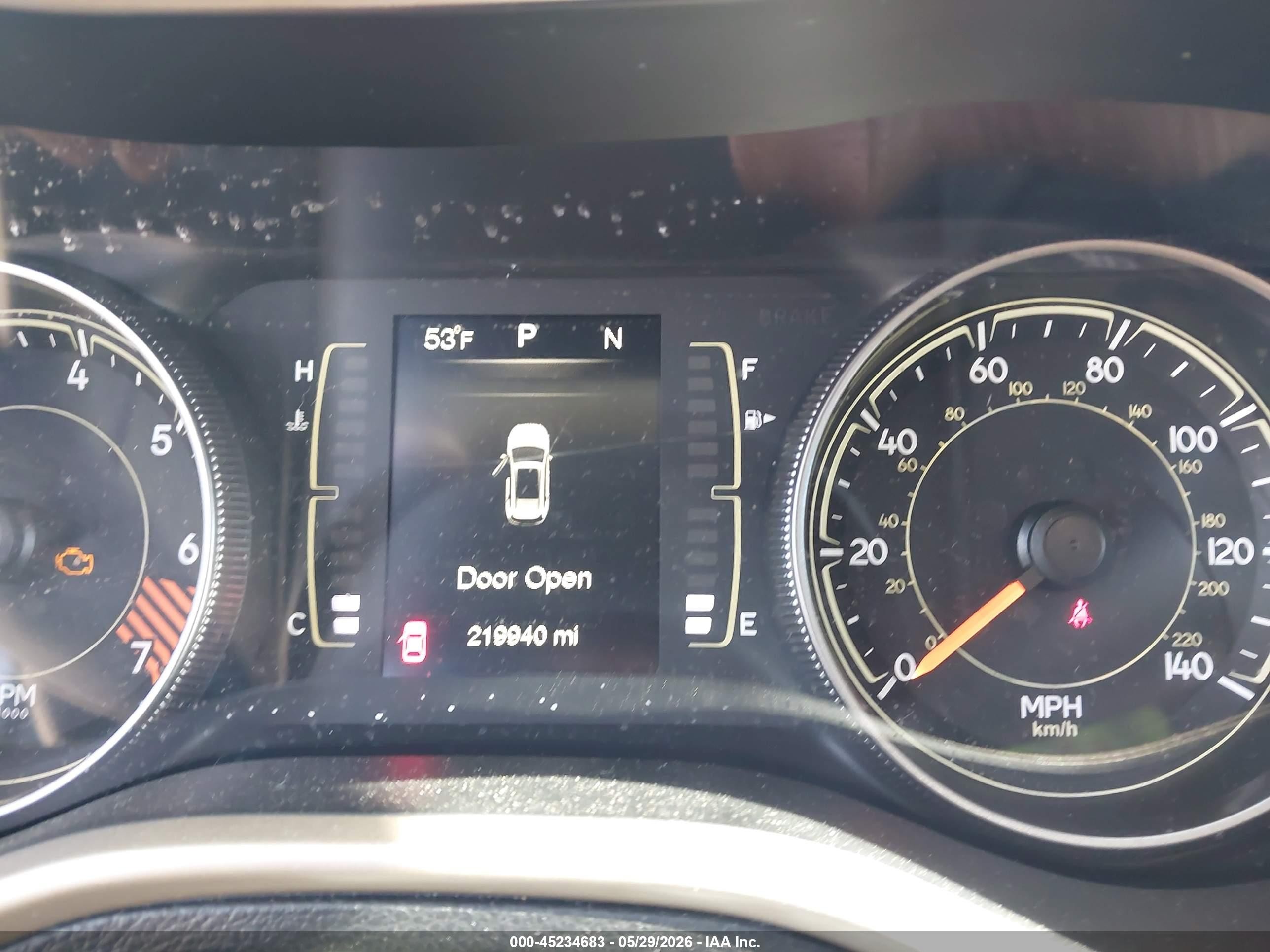 2015 Jeep Cherokee Latitude Silver vin: 1C4PJMCB7FW504552