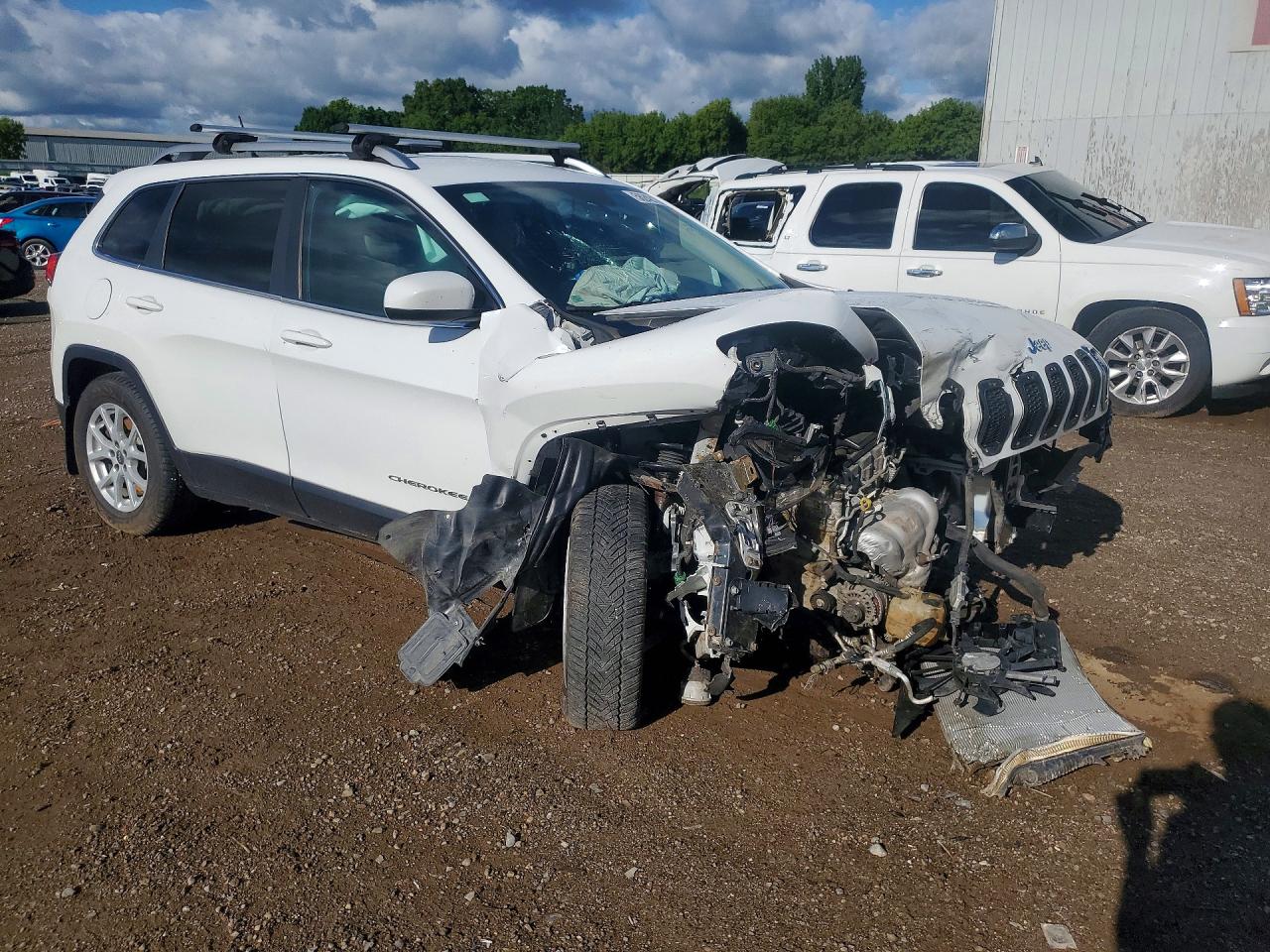 2015 Jeep Cherokee Latitude White vin: 1C4PJMCB7FW509671