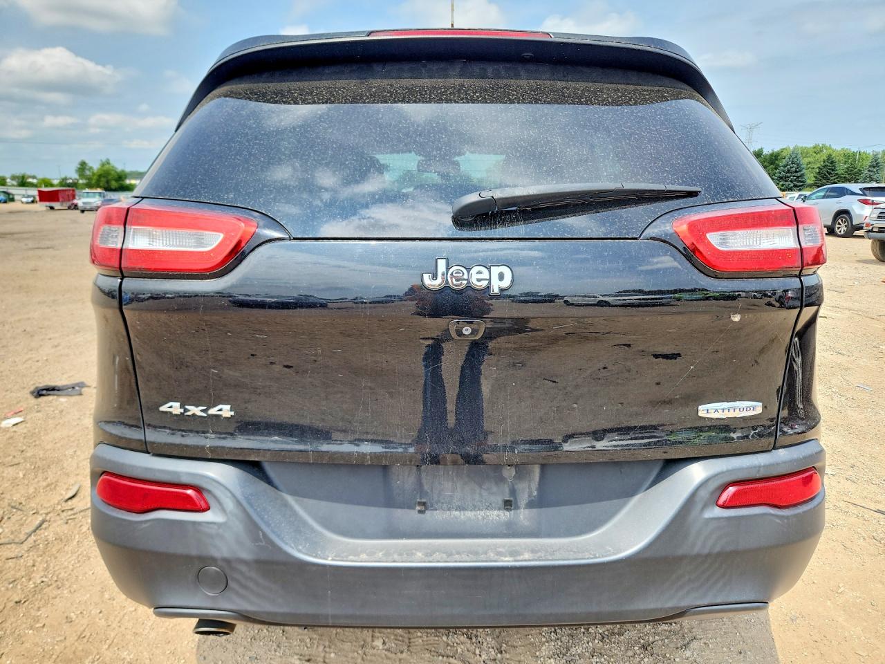 2015 Jeep Cherokee Latitude Black vin: 1C4PJMCB7FW522498