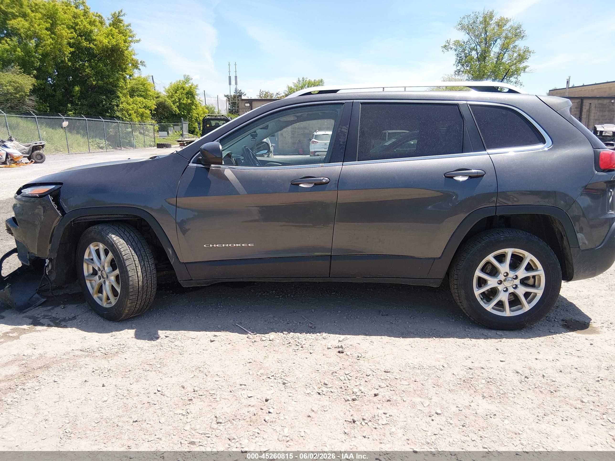 2015 Jeep Cherokee Latitude Gray vin: 1C4PJMCB7FW544923