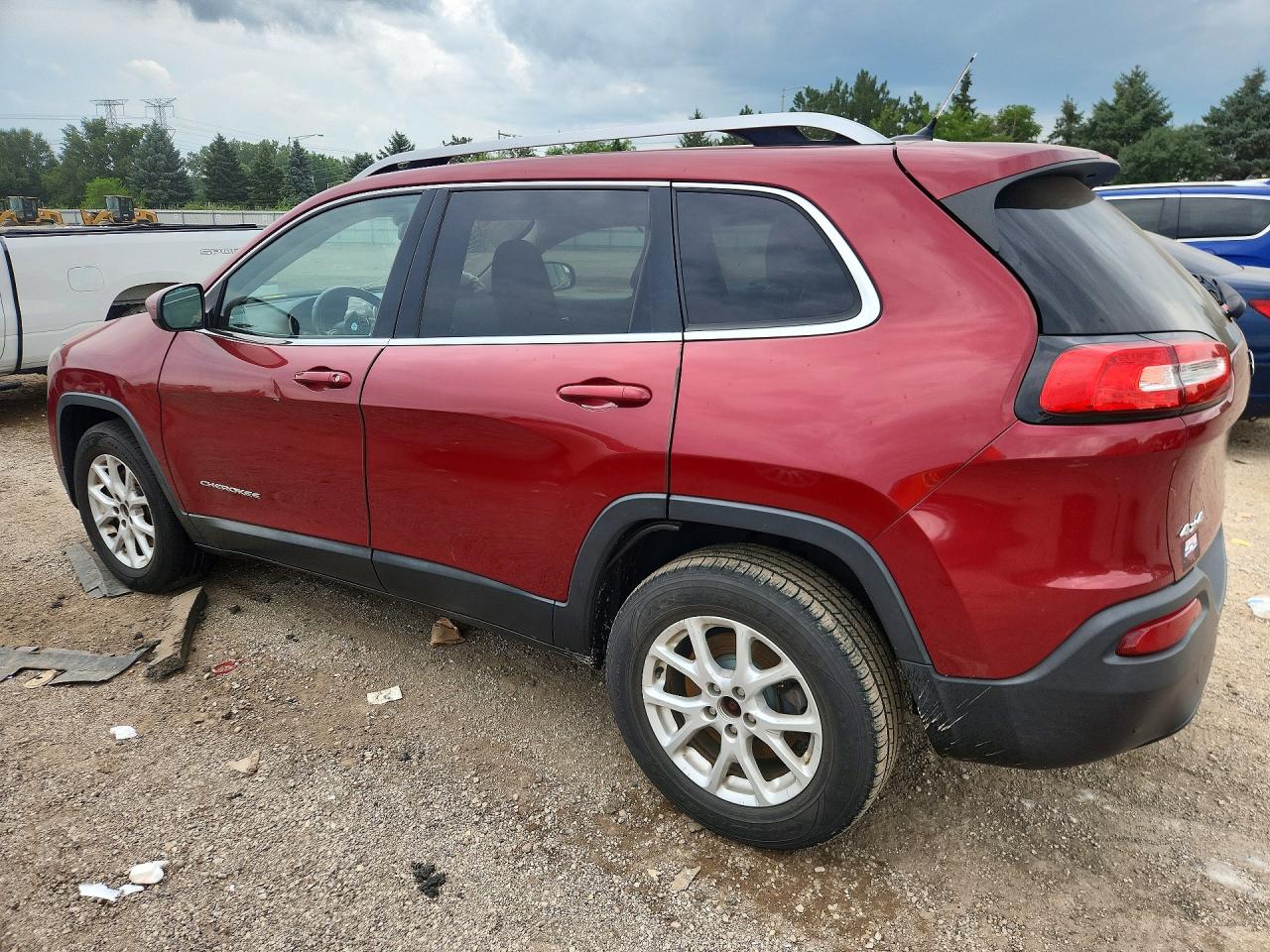 2015 Jeep Cherokee Latitude Red vin: 1C4PJMCB7FW552892