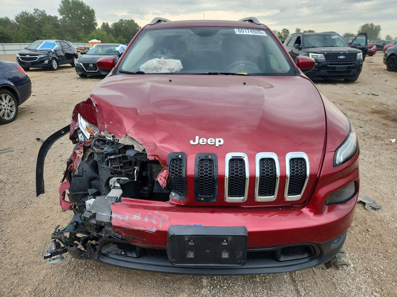 2015 Jeep Cherokee Latitude Red vin: 1C4PJMCB7FW552892