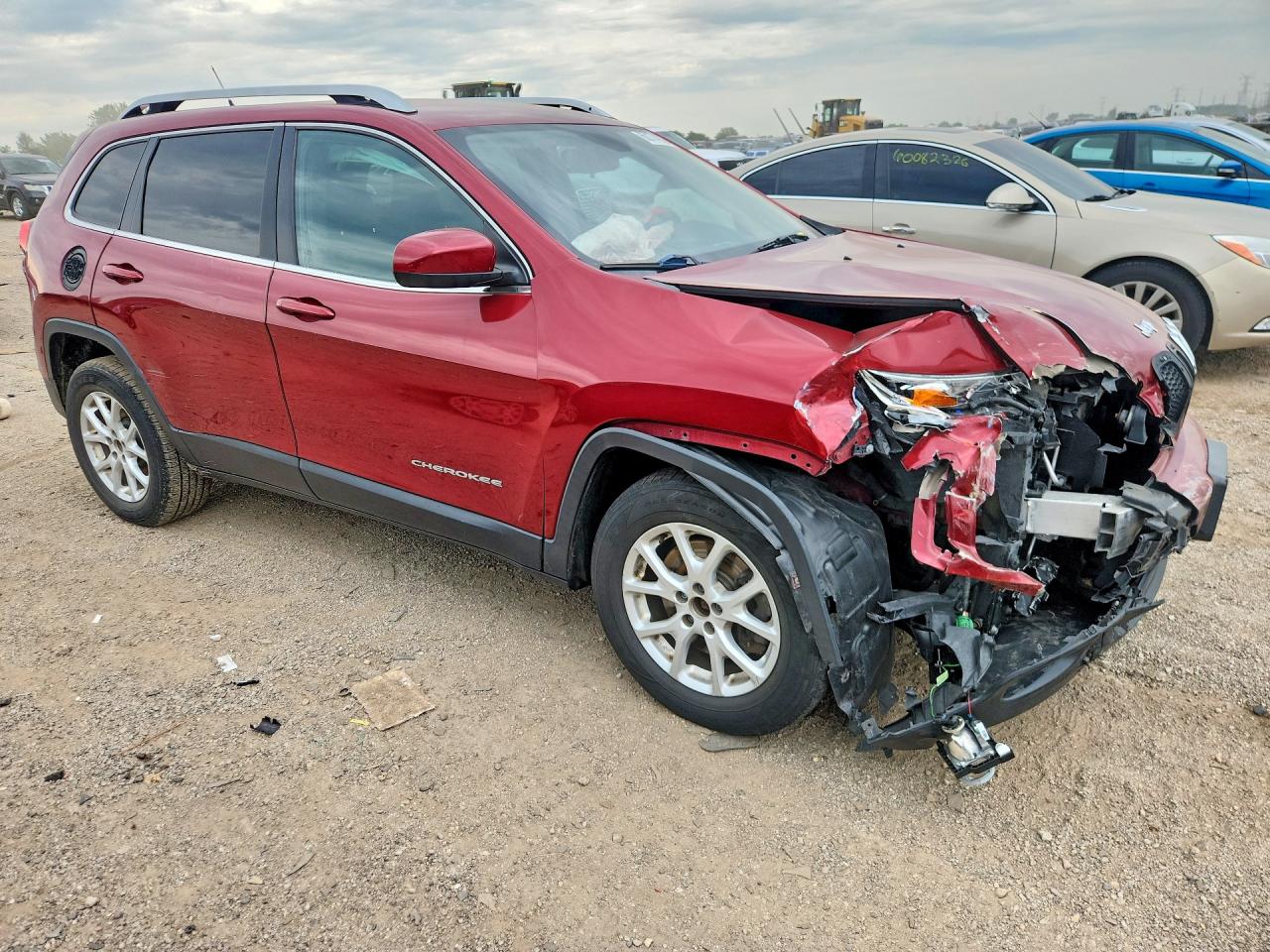 2015 Jeep Cherokee Latitude Red vin: 1C4PJMCB7FW552892