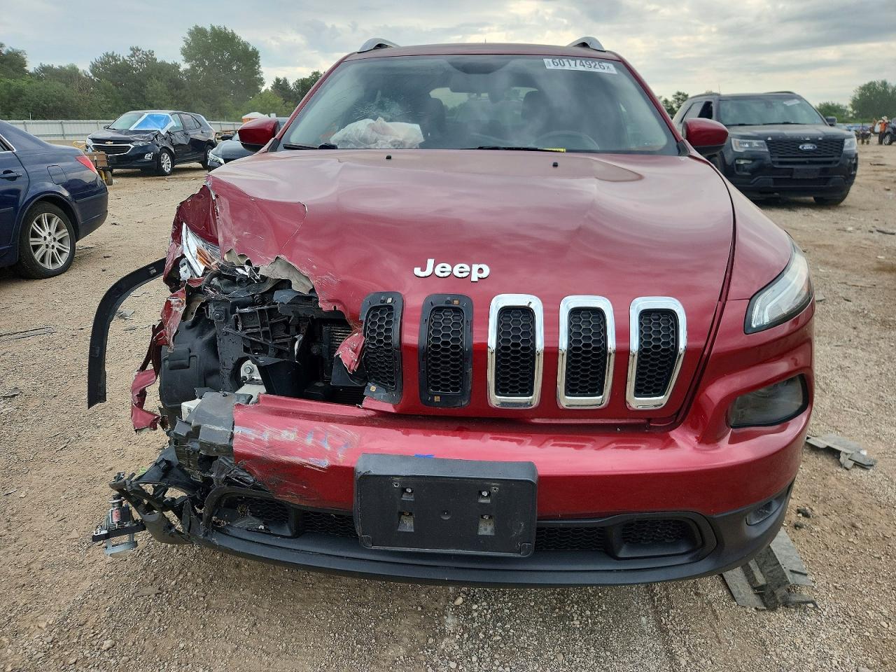 2015 Jeep Cherokee Latitude Red vin: 1C4PJMCB7FW552892