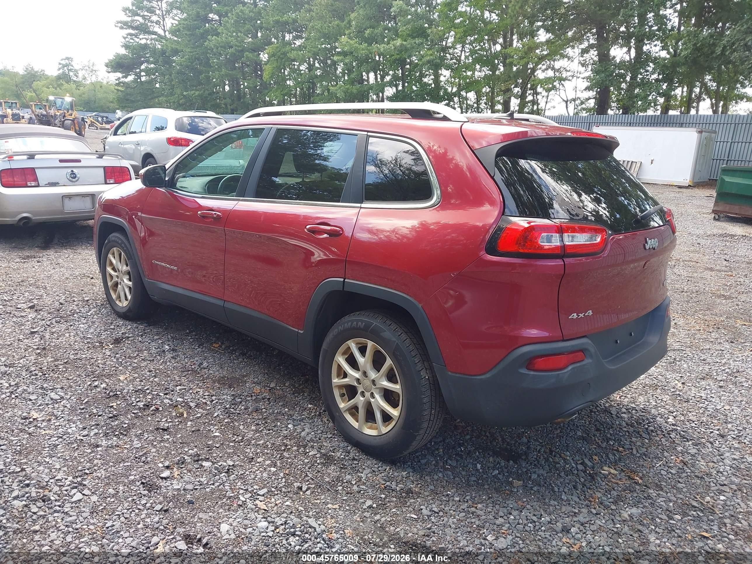 2015 Jeep Cherokee Latitude Red vin: 1C4PJMCB7FW588971