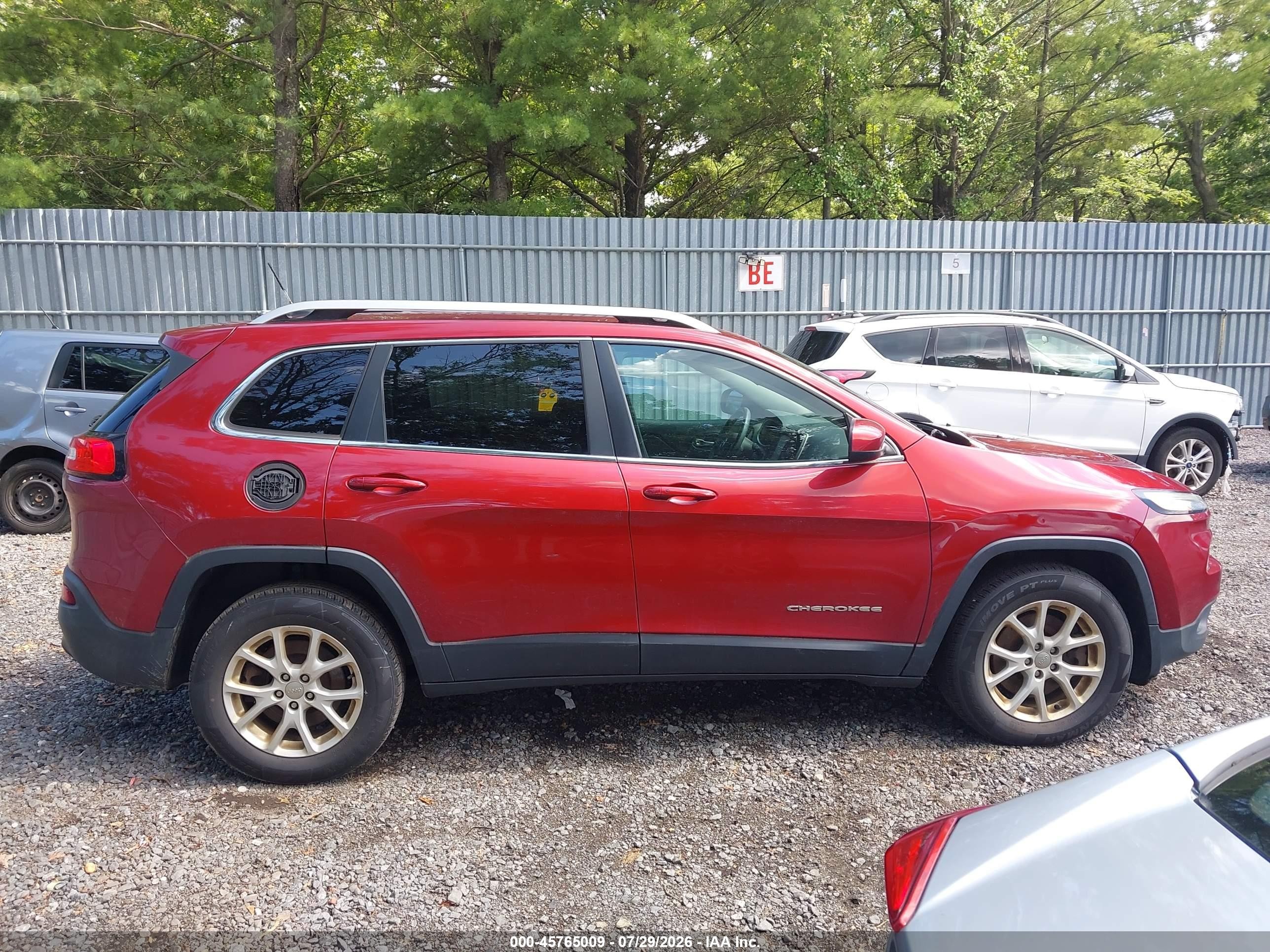 2015 Jeep Cherokee Latitude Red vin: 1C4PJMCB7FW588971