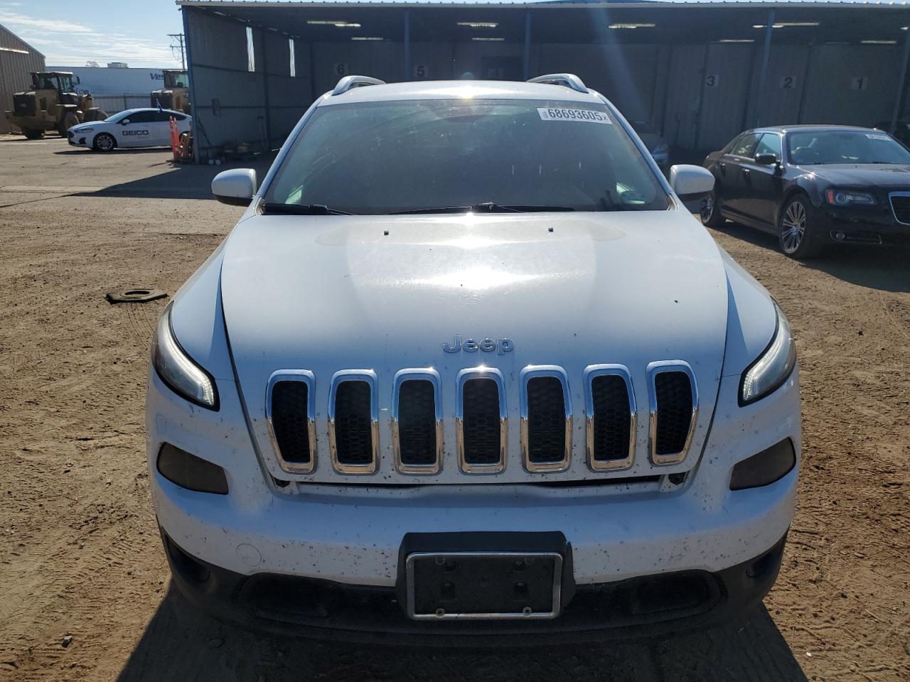 2015 Jeep Cherokee Latitude White vin: 1C4PJMCB7FW633150