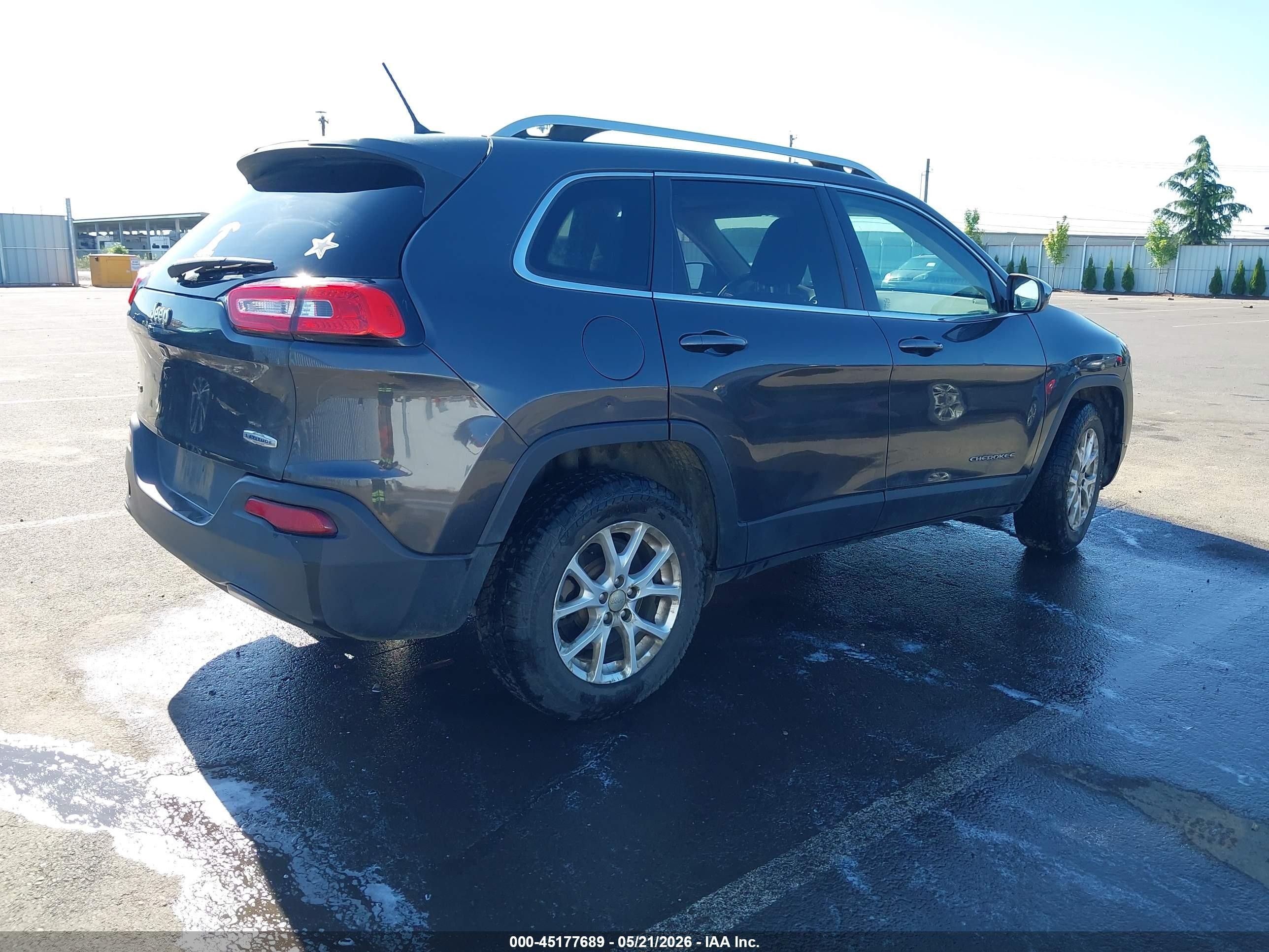 2015 Jeep Cherokee Latitude Gray vin: 1C4PJMCB7FW714729
