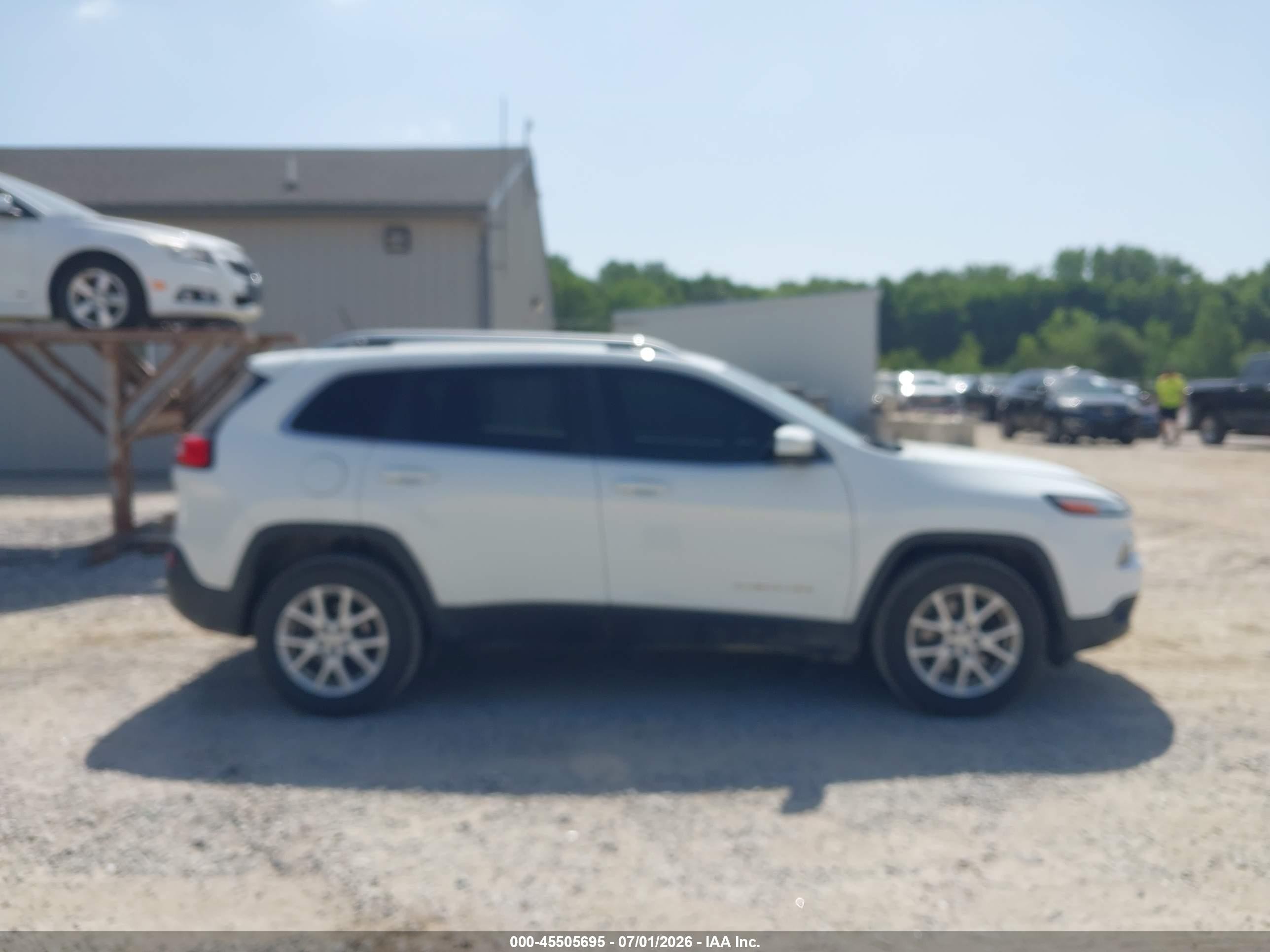 2015 Jeep Cherokee Latitude Белый vin: 1C4PJMCB7FW715539