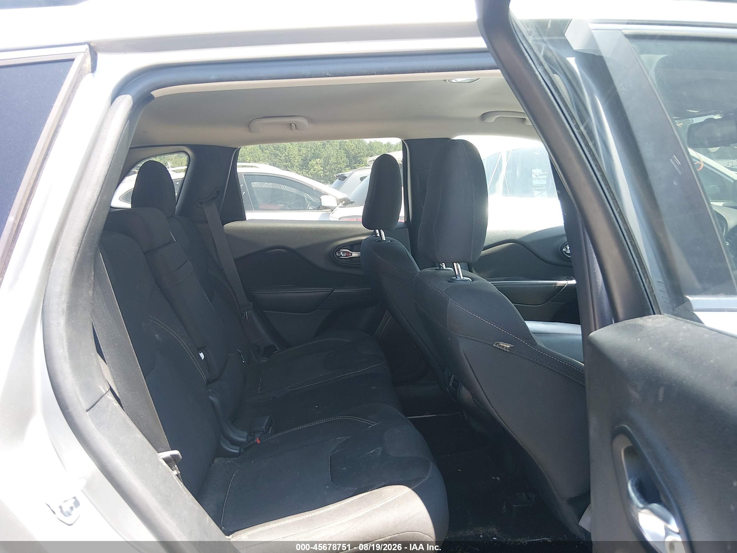 2015 Jeep Cherokee Latitude Серый vin: 1C4PJMCB7FW744474