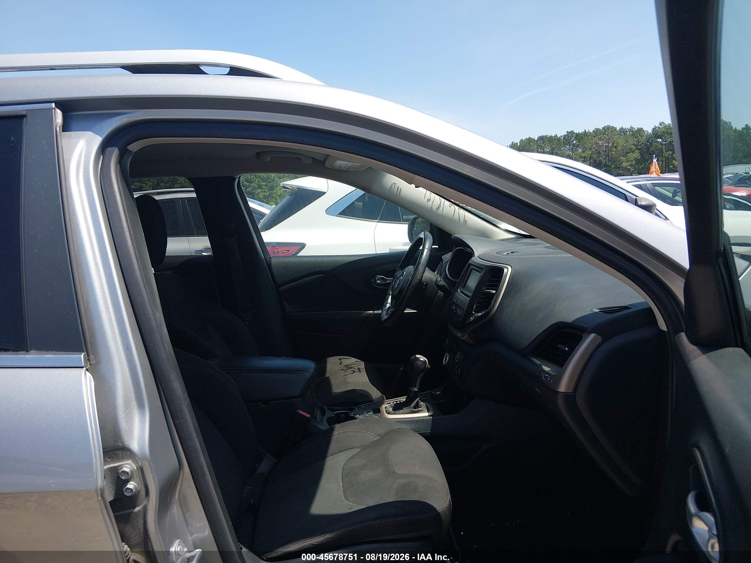 2015 Jeep Cherokee Latitude Серый vin: 1C4PJMCB7FW744474