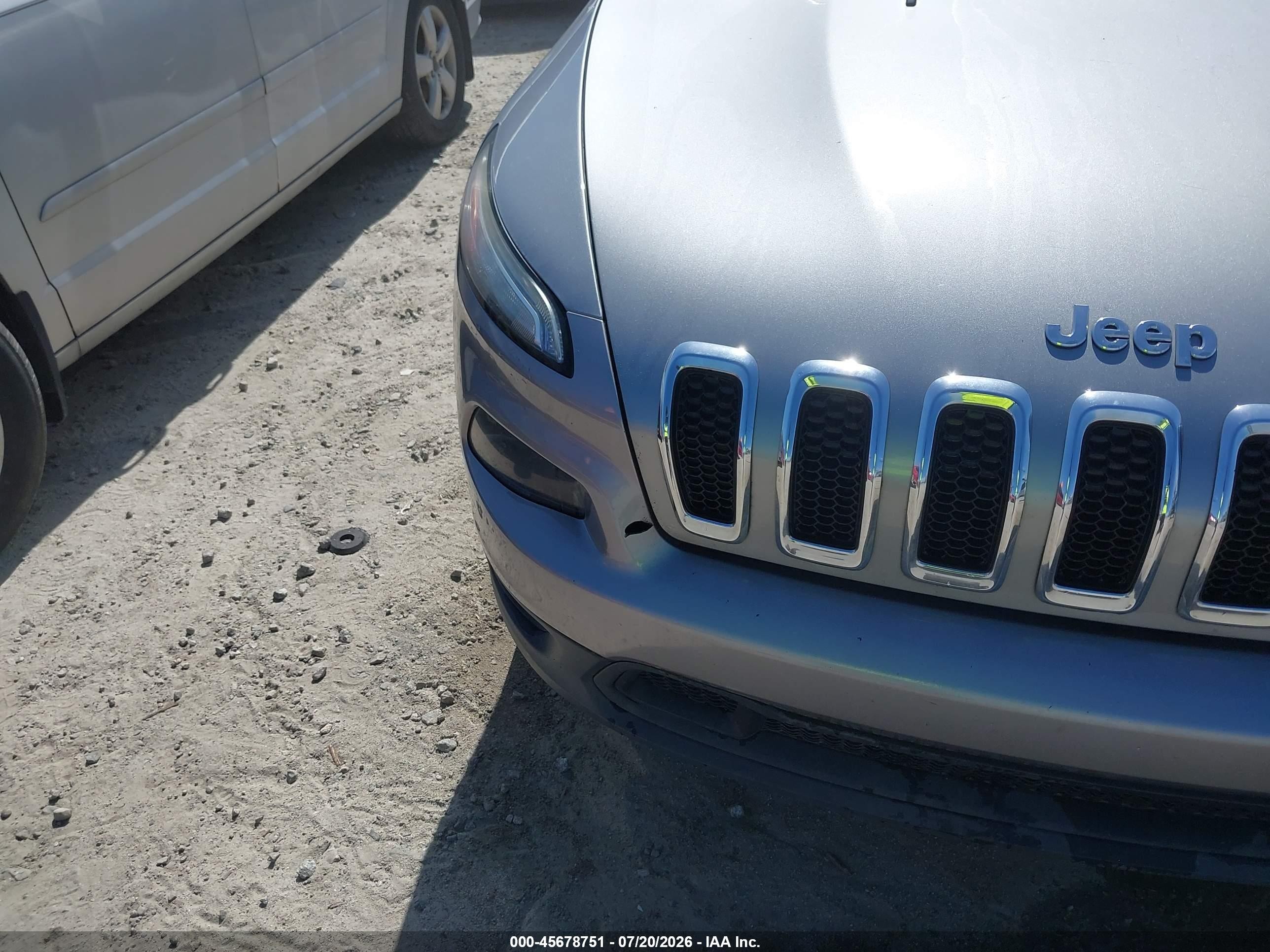 2015 Jeep Cherokee Latitude Серый vin: 1C4PJMCB7FW744474