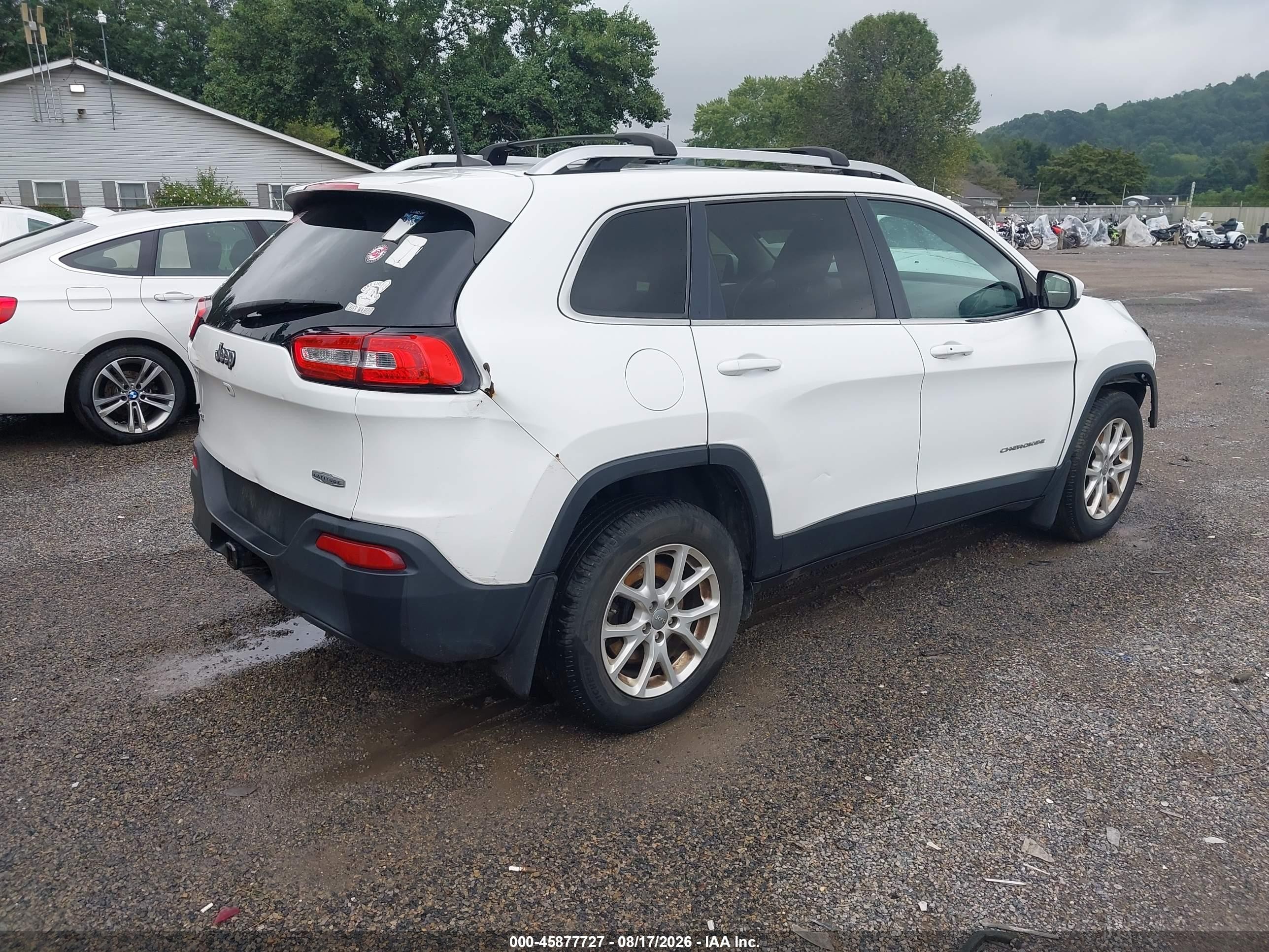 2016 Jeep Cherokee Latitude White vin: 1C4PJMCB7GW333075