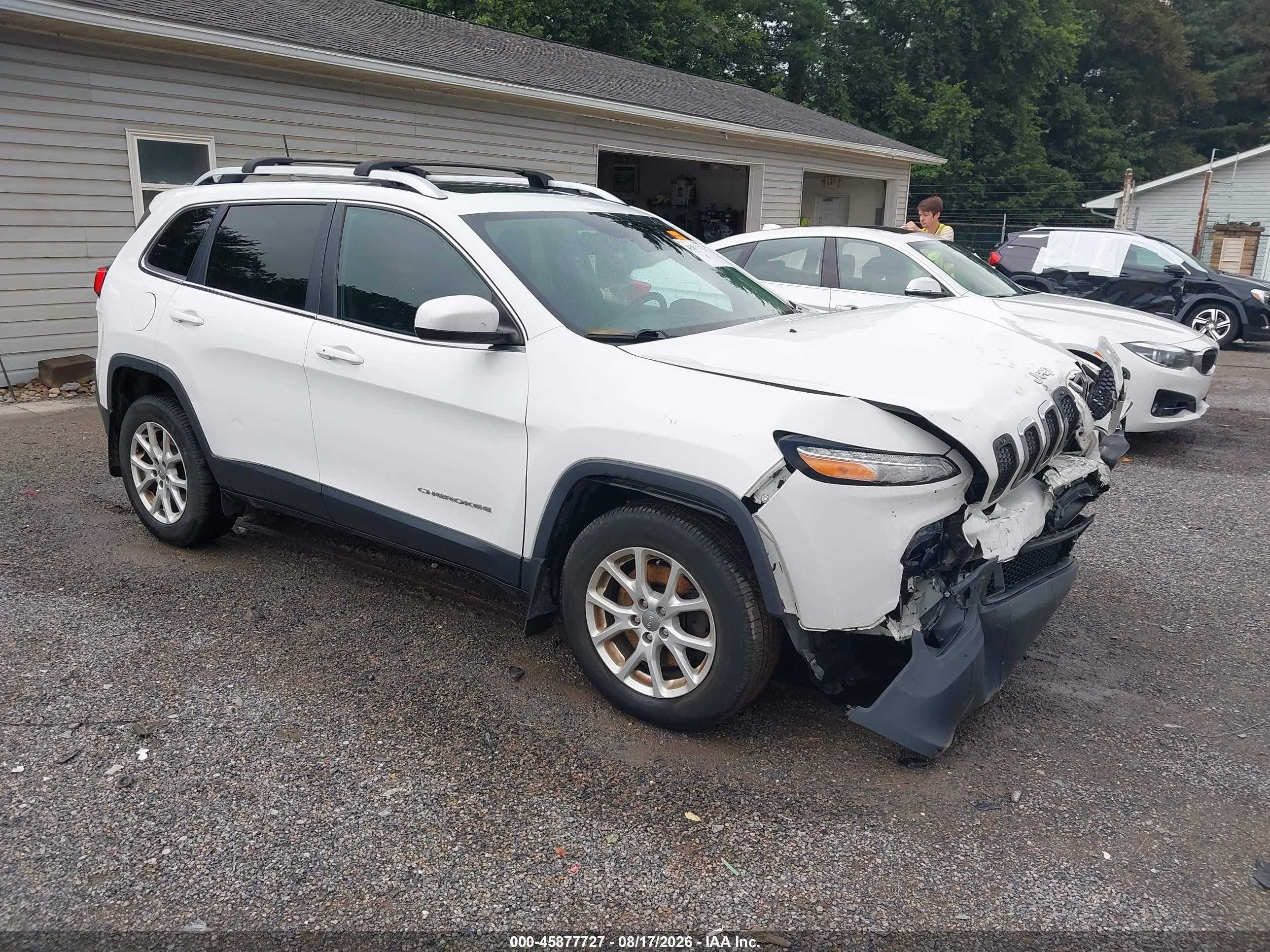 2016 Jeep Cherokee Latitude White vin: 1C4PJMCB7GW333075