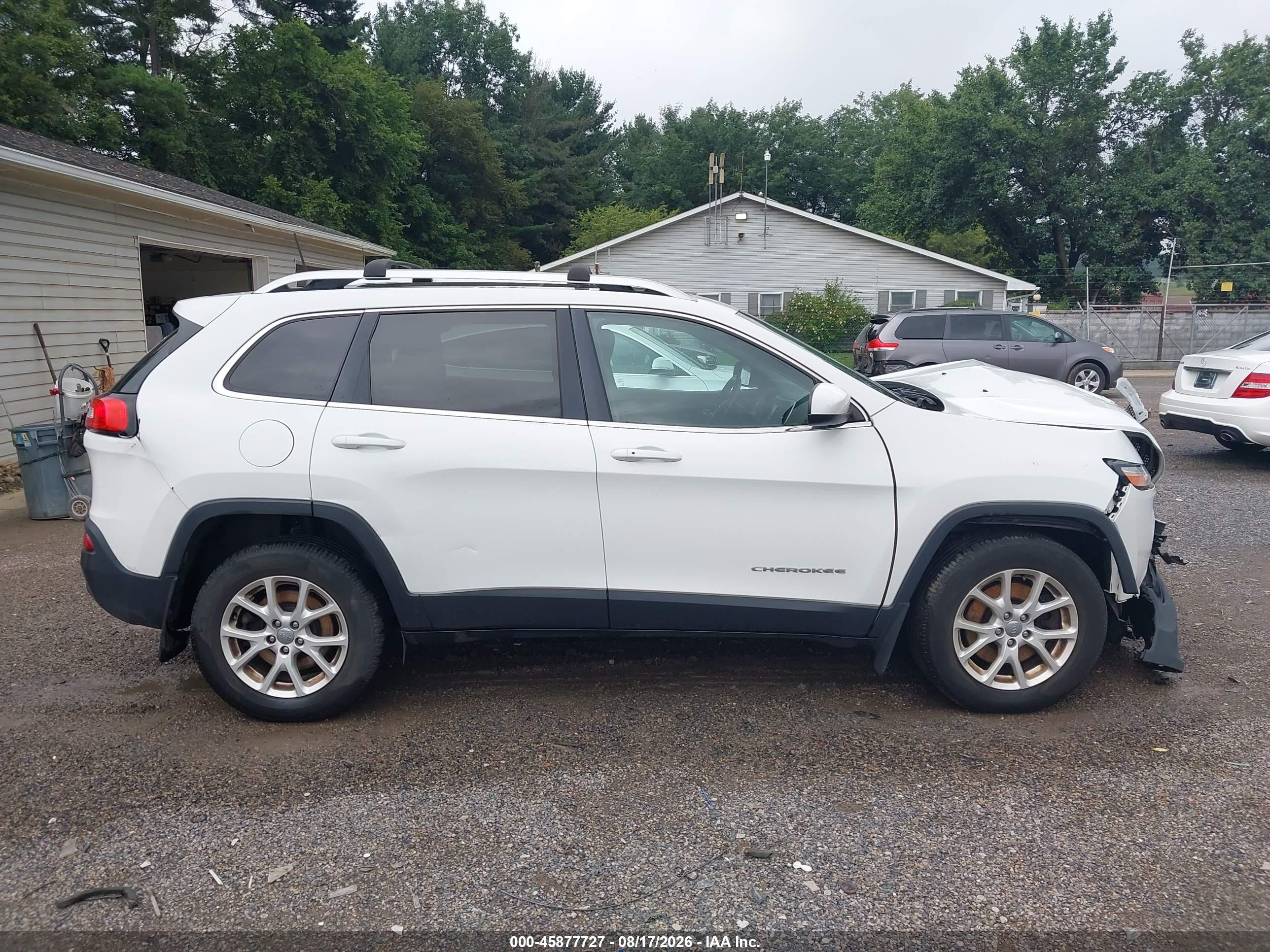 2016 Jeep Cherokee Latitude White vin: 1C4PJMCB7GW333075