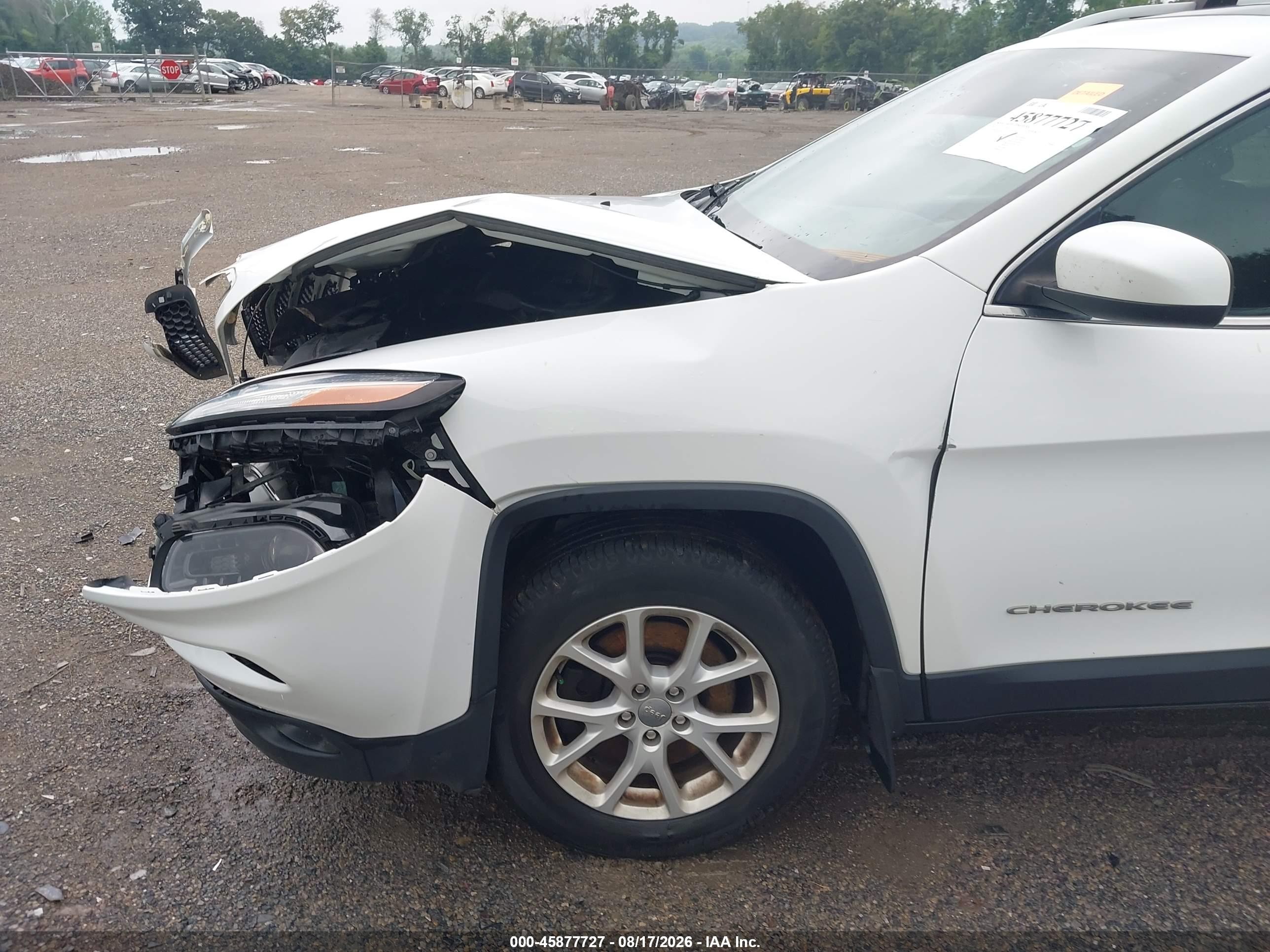 2016 Jeep Cherokee Latitude White vin: 1C4PJMCB7GW333075